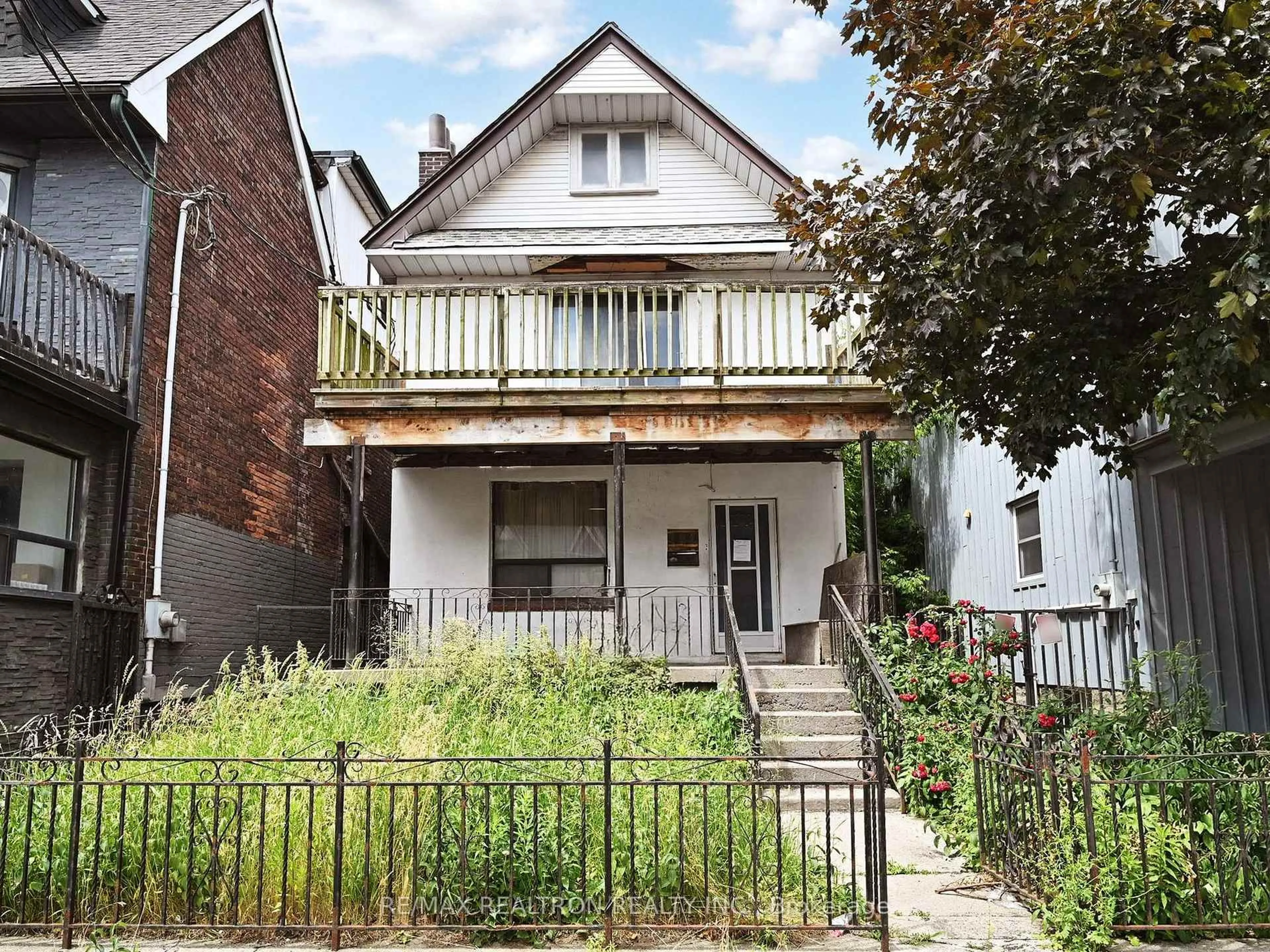 Unknown for 780 Pape Ave, Toronto Ontario M4K 3S7