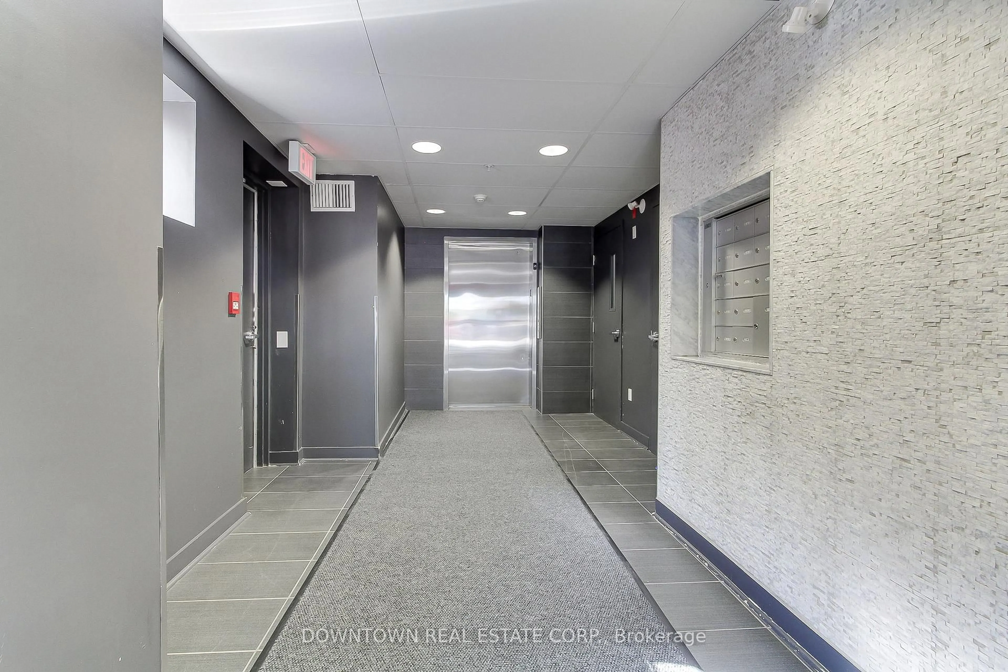Indoor foyer for 53 Colgate Ave #404, Toronto Ontario M4M 1N6