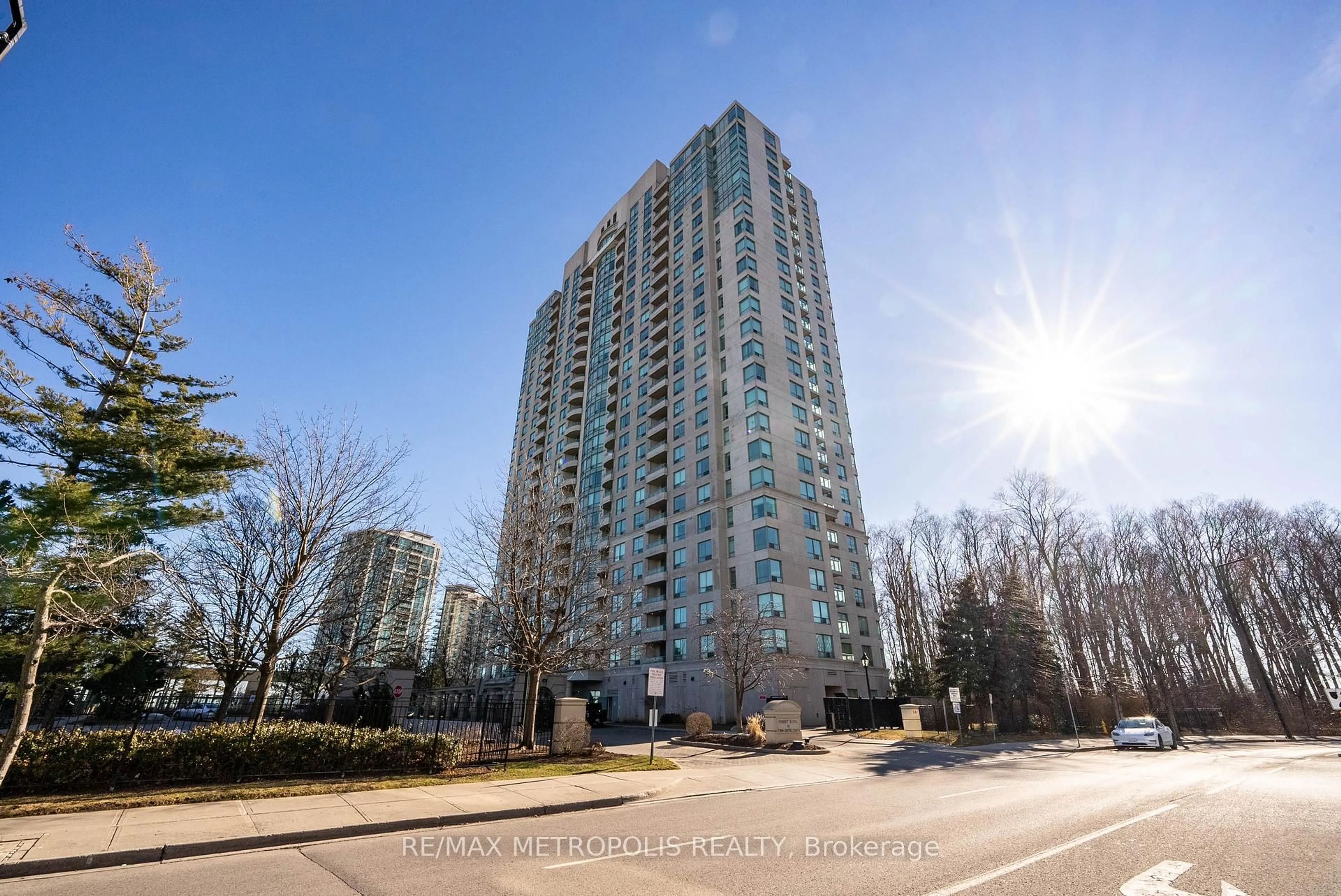A pic from outside/outdoor area/front of a property/back of a property/a pic from drone, unknown for 61 Town Centre Crt #605, Toronto Ontario M1P 5C5