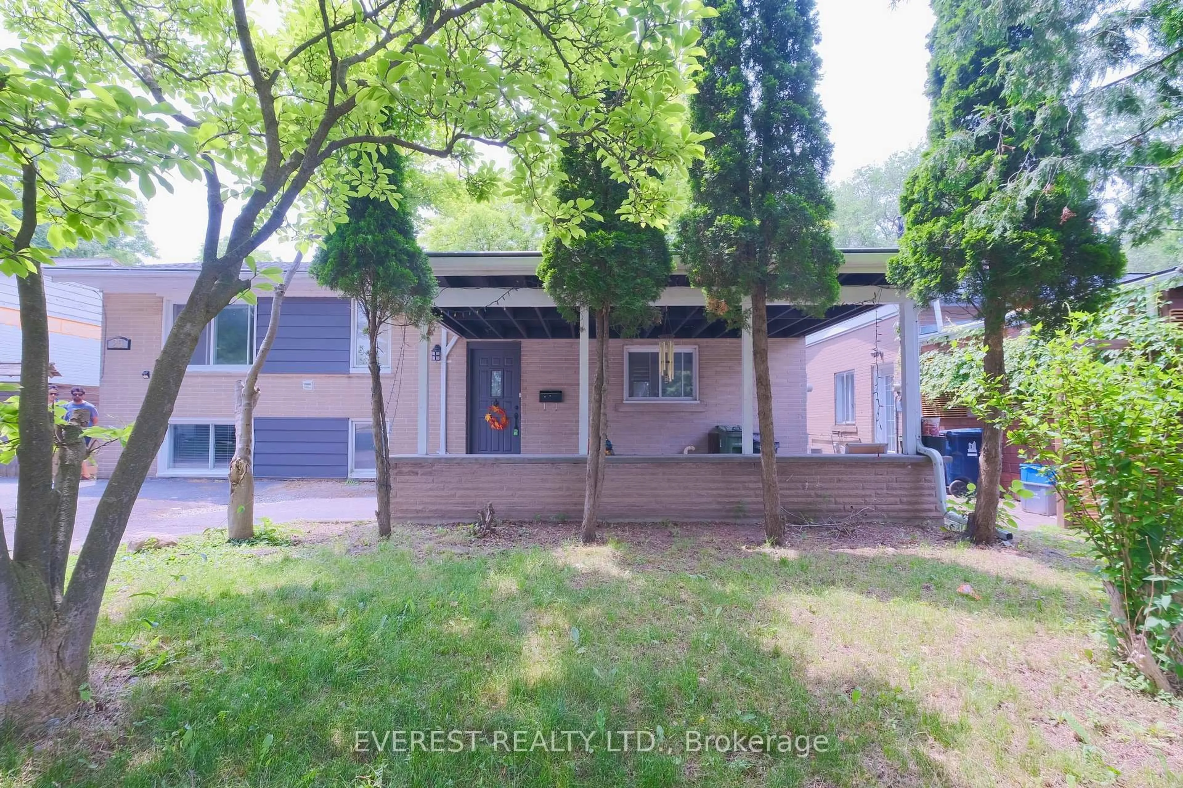 A pic from outside/outdoor area/front of a property/back of a property/a pic from drone, street for 25 Benleigh Dr, Toronto Ontario M1H 1J1