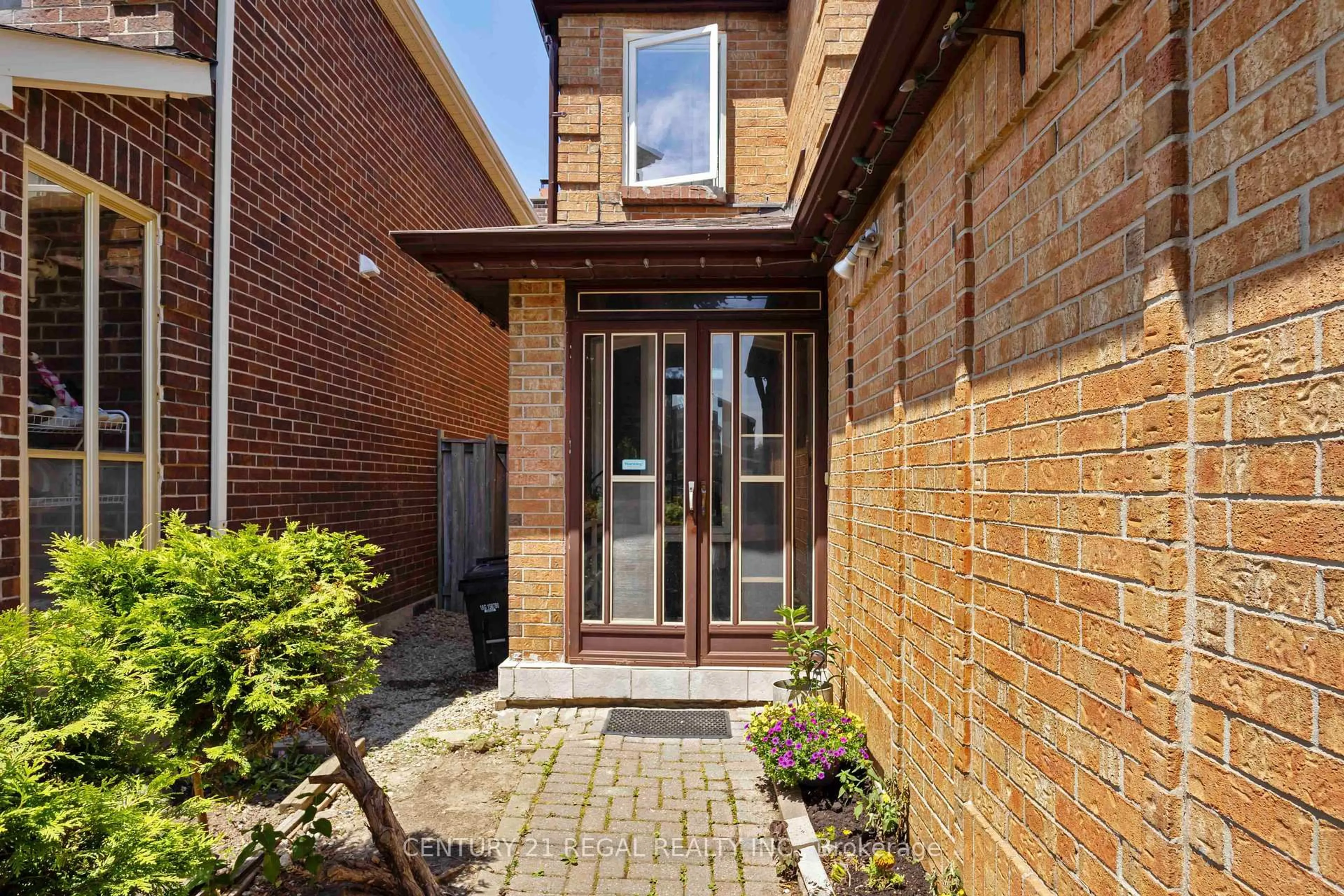 Home with brick exterior material, street for 85 Nettlecreek Cres, Toronto Ontario M1V 4L2