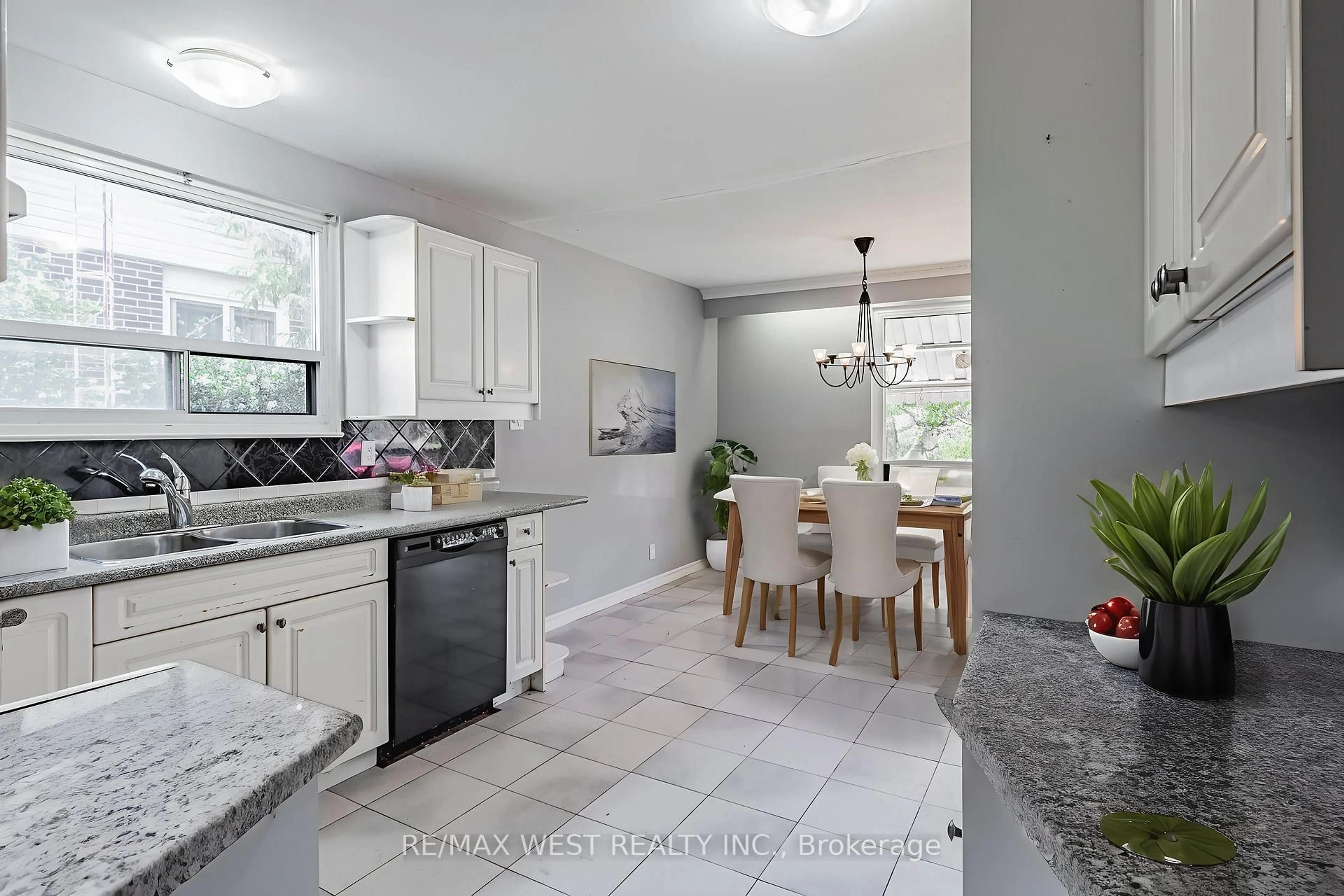 Open concept kitchen, ceramic/tile floor for 765 West Shore Blvd, Pickering Ontario L1W 2V5