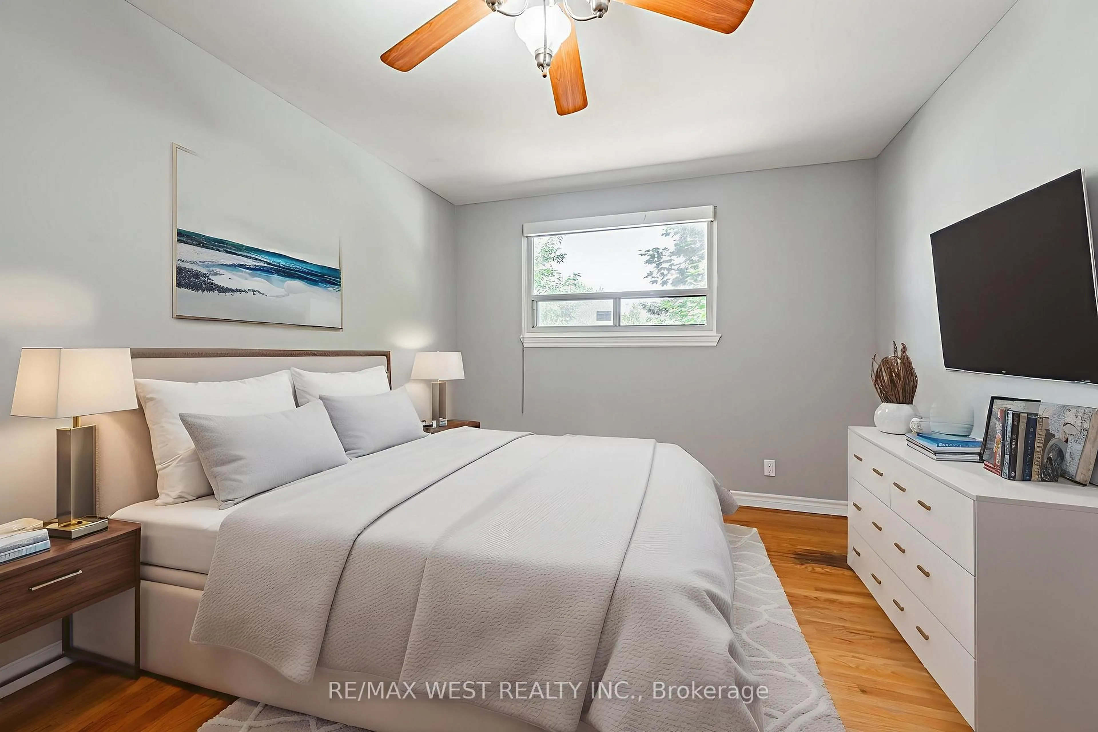 Bedroom with bed, wood/laminate floor for 765 West Shore Blvd, Pickering Ontario L1W 2V5