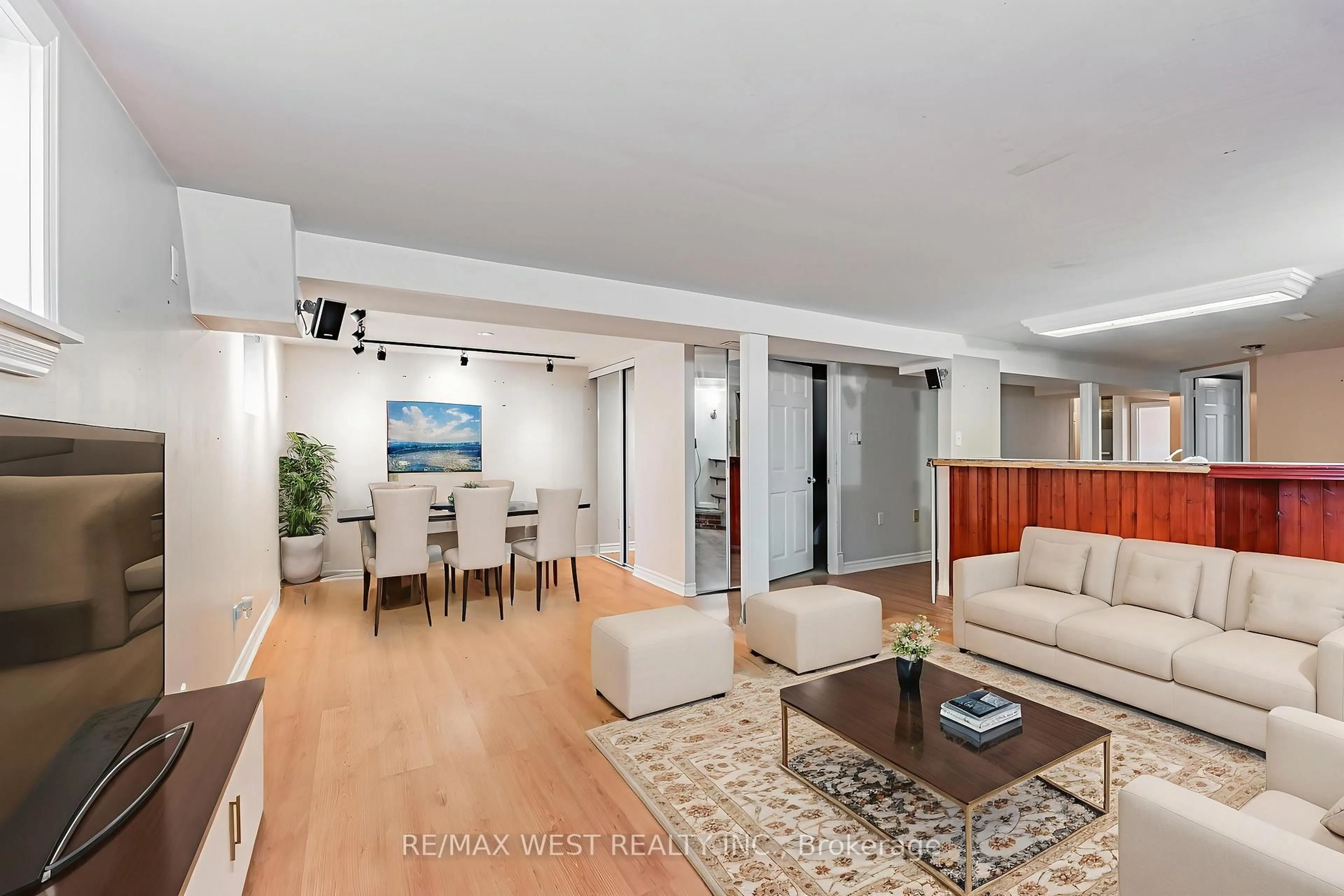 Living room with furniture, unknown for 765 West Shore Blvd, Pickering Ontario L1W 2V5