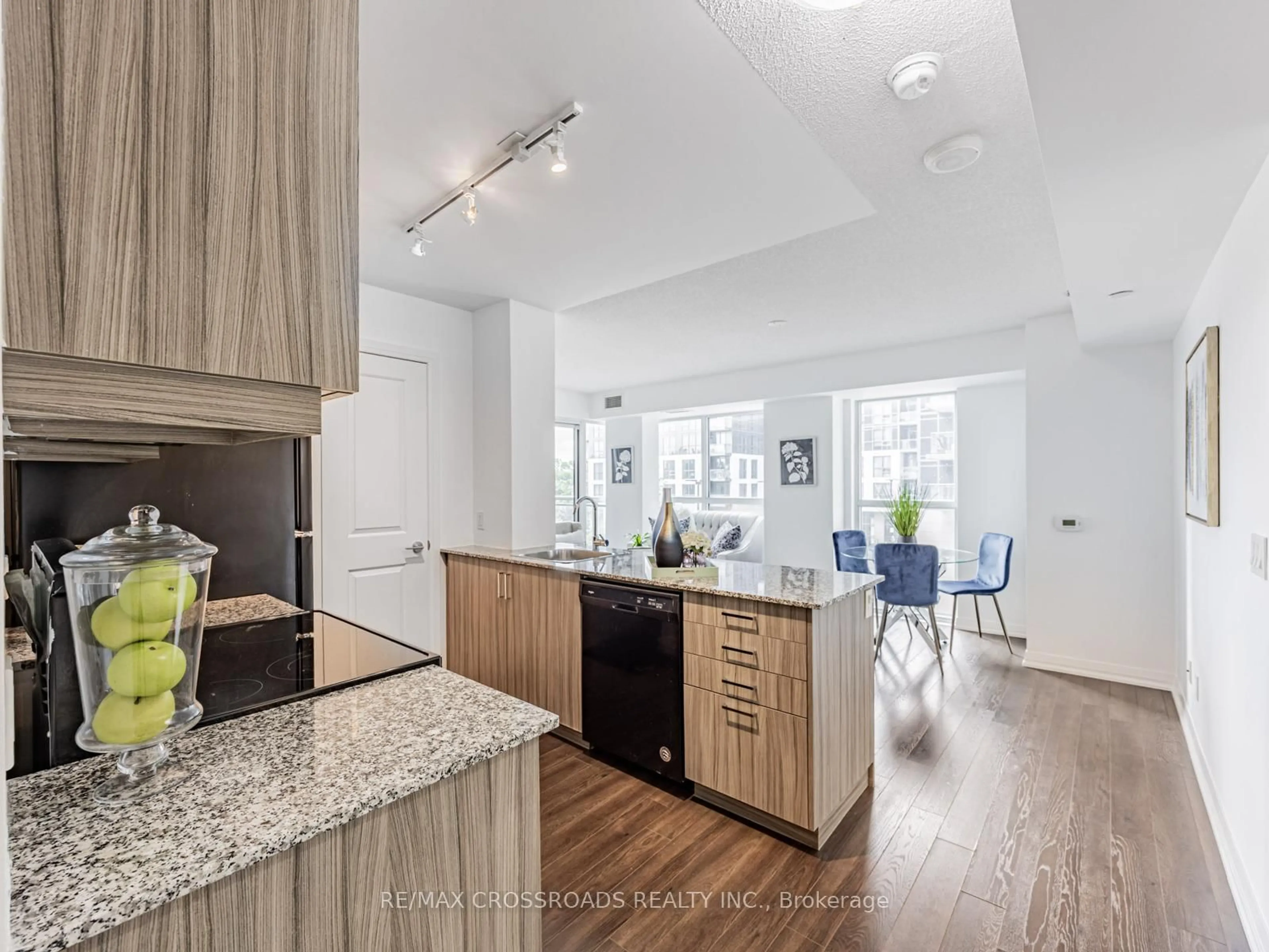 Open concept kitchen, unknown for 30 Meadowglen Pl #220, Toronto Ontario M1G 0A6
