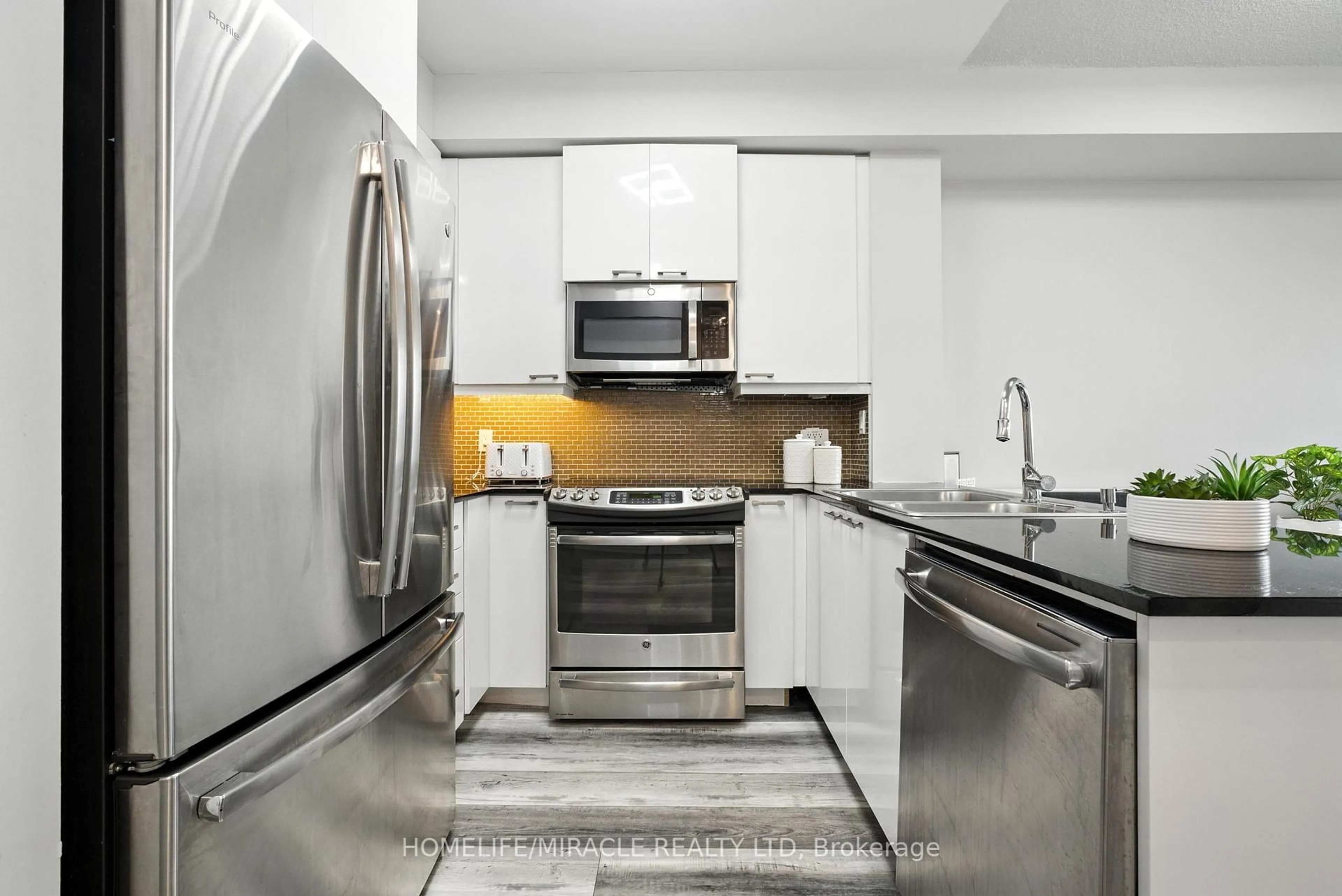 Standard kitchen, ceramic/tile floor for 1328 Birchmount Rd #607, Toronto Ontario M1R 0B6