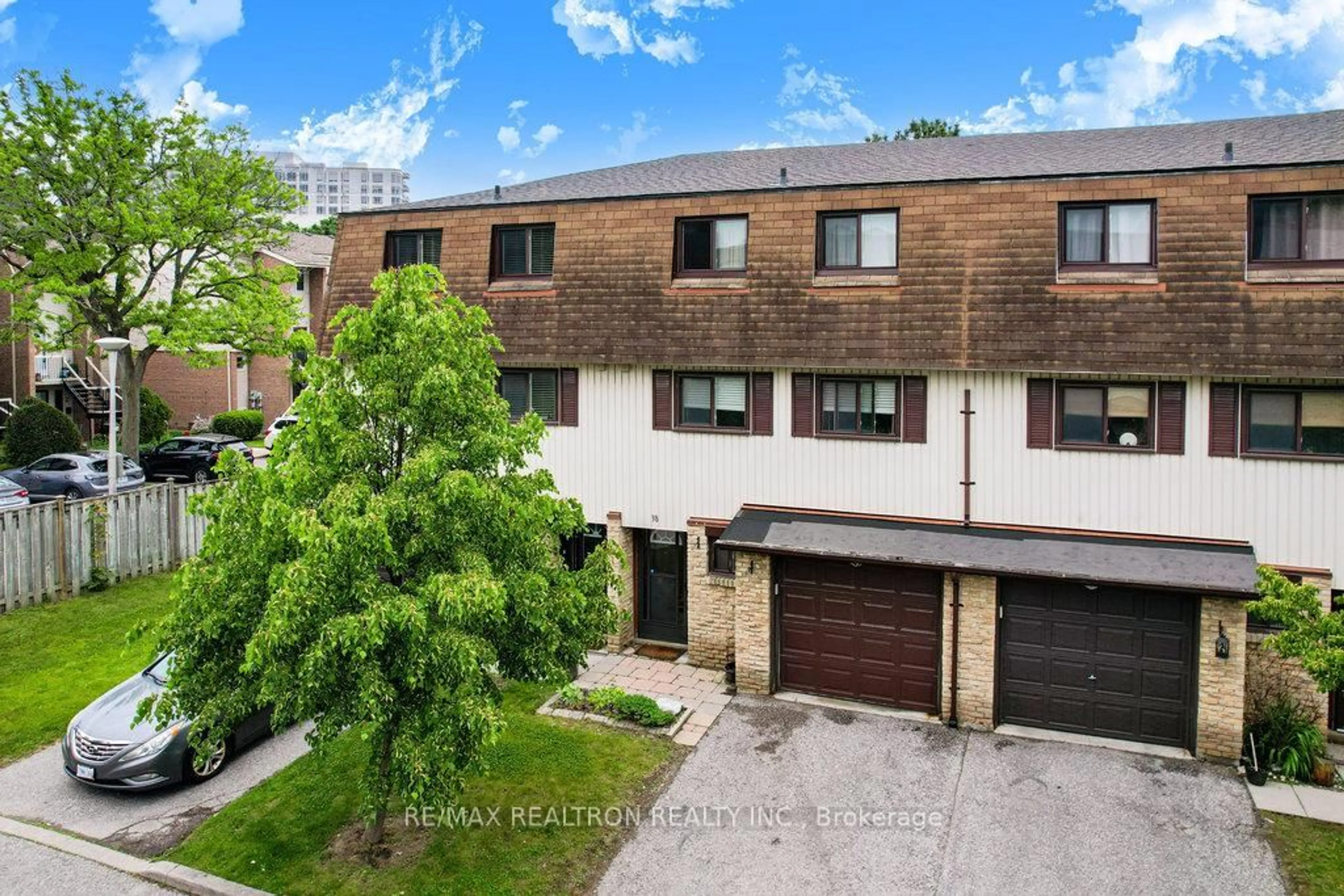 A pic from outside/outdoor area/front of a property/back of a property/a pic from drone, street for 1350 Glenanna Rd #38, Pickering Ontario L1V 2V9