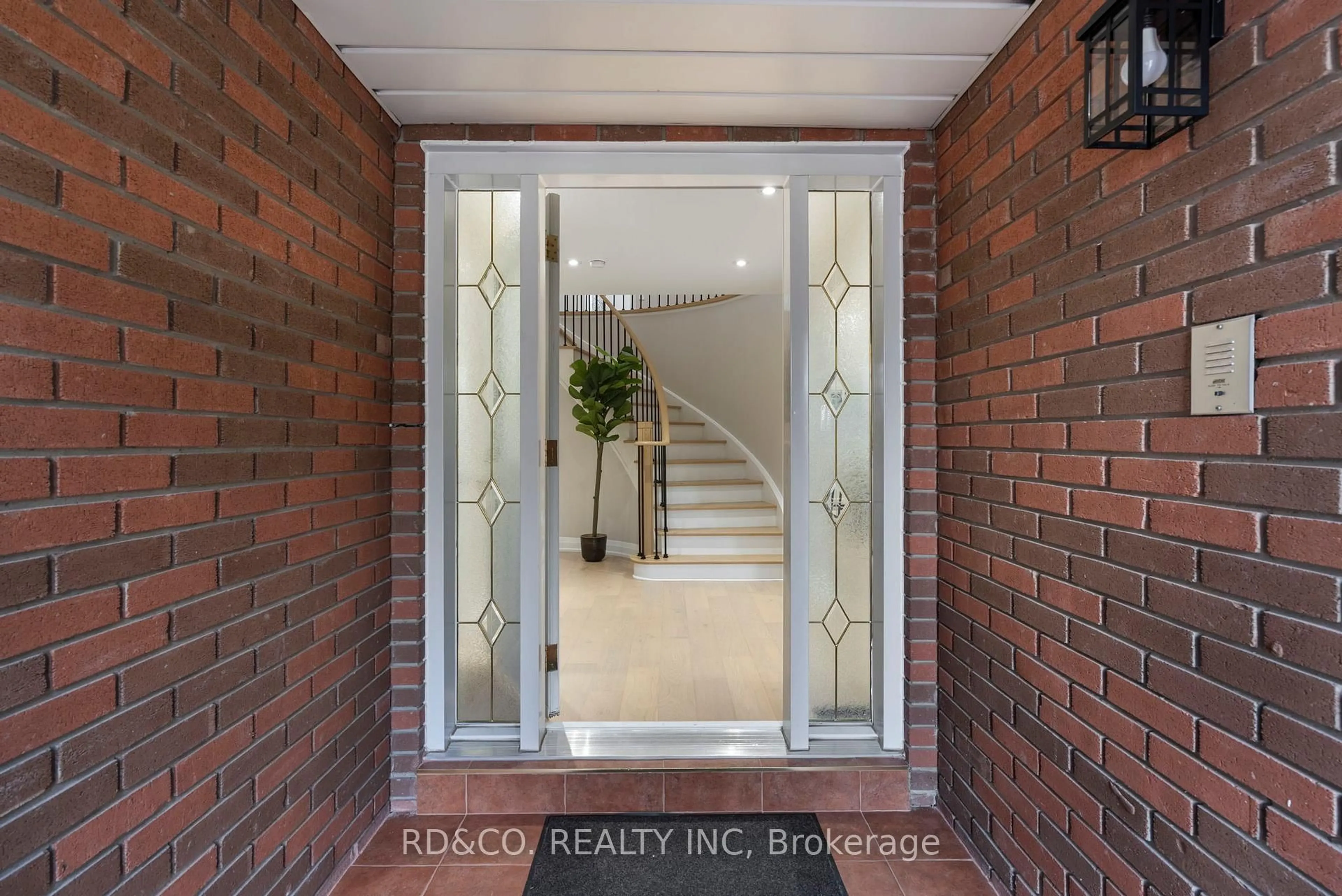 Indoor entryway for 114 Agincourt Dr, Toronto Ontario M1S 1M6