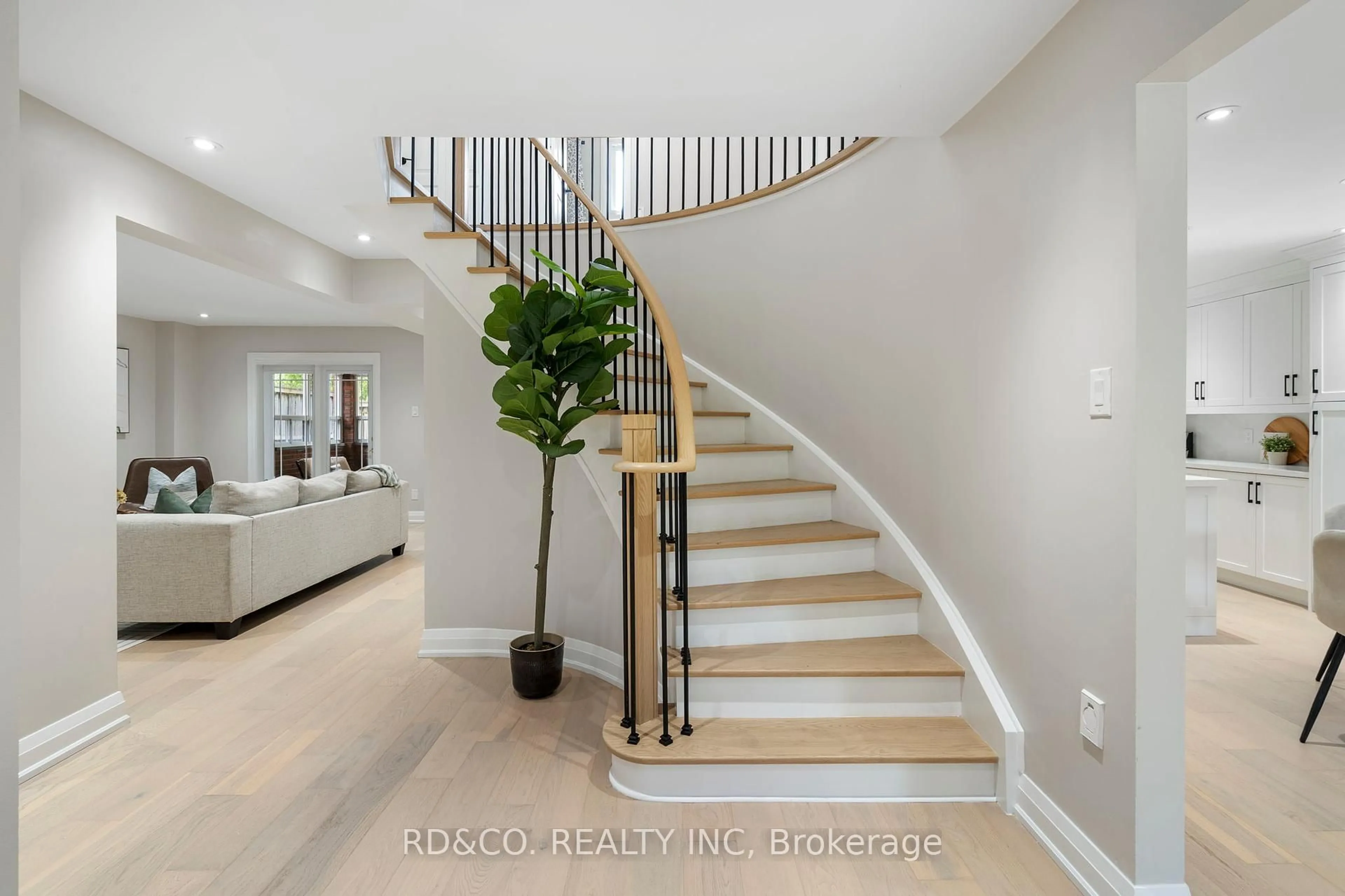 Unknown for 114 Agincourt Dr, Toronto Ontario M1S 1M6