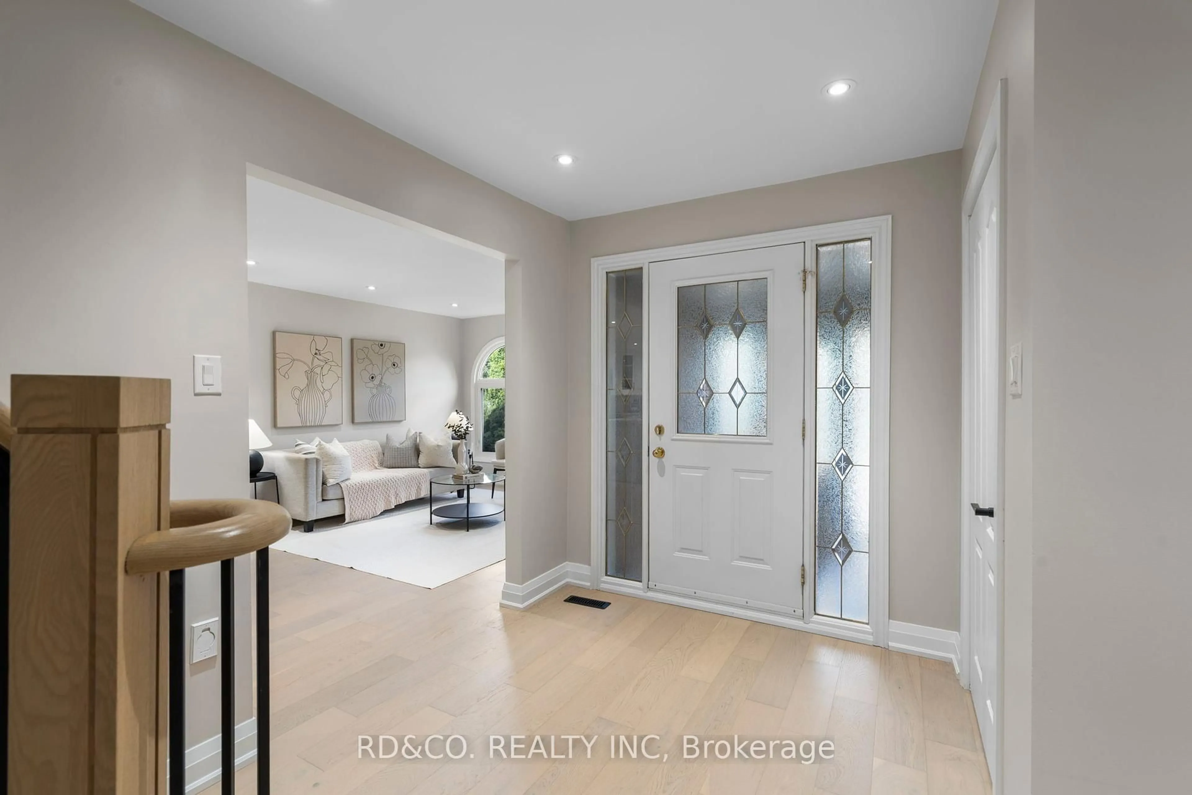 Indoor entryway for 114 Agincourt Dr, Toronto Ontario M1S 1M6