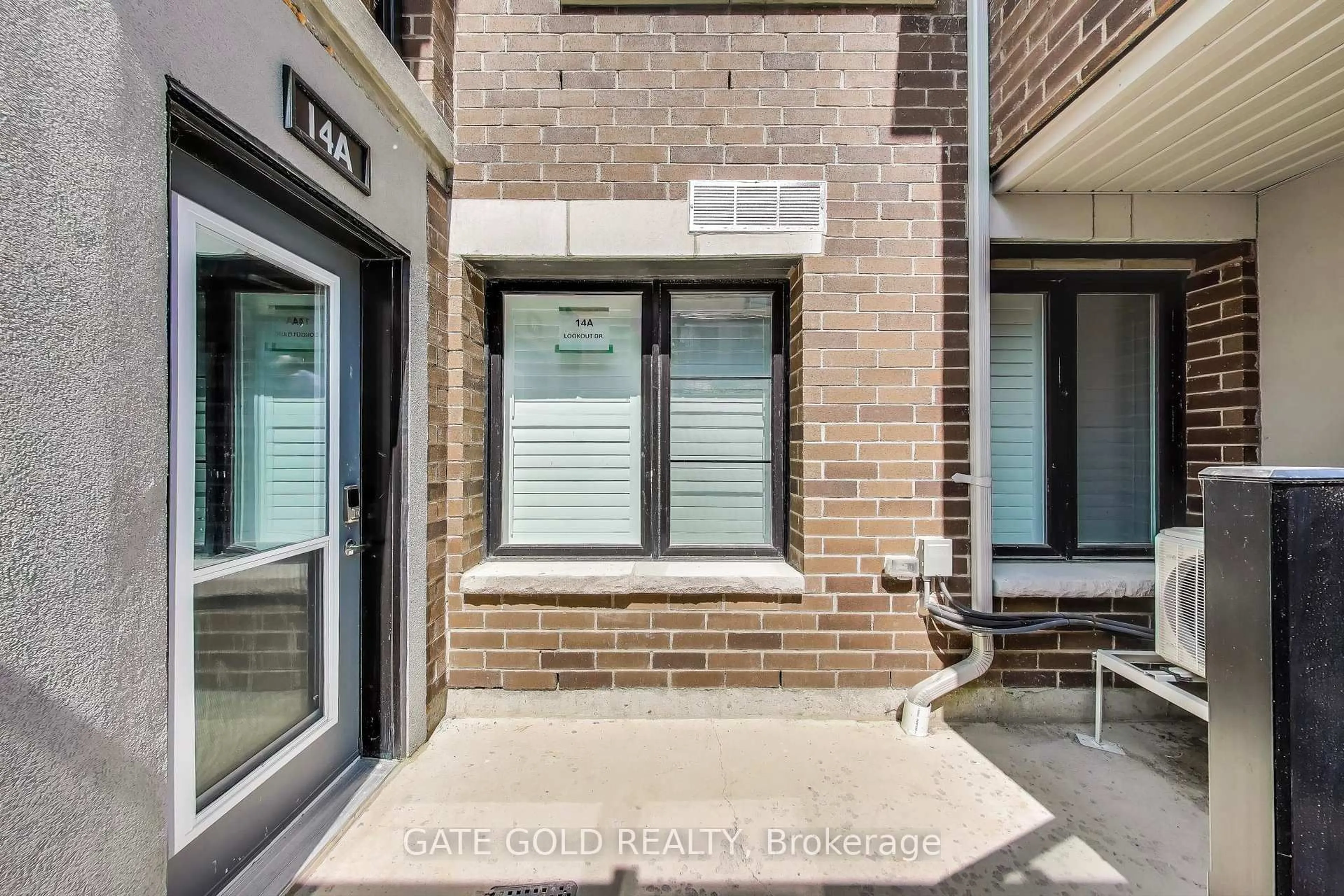 Patio, street for 14 Lookout Dr #A, Clarington Ontario L1C 3K5