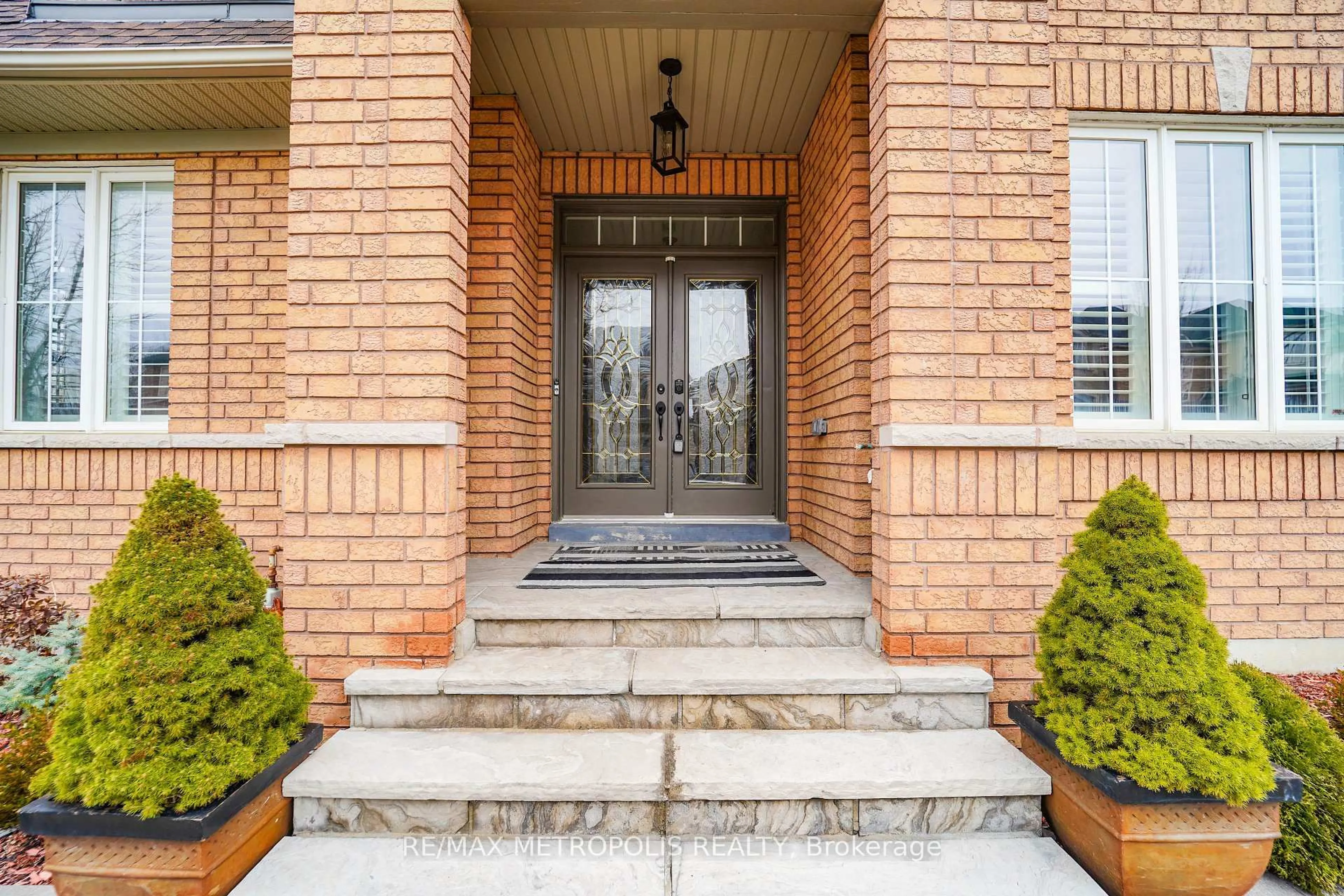 Unknown for 5 Whitbread Cres, Ajax Ontario L1Z 0E3