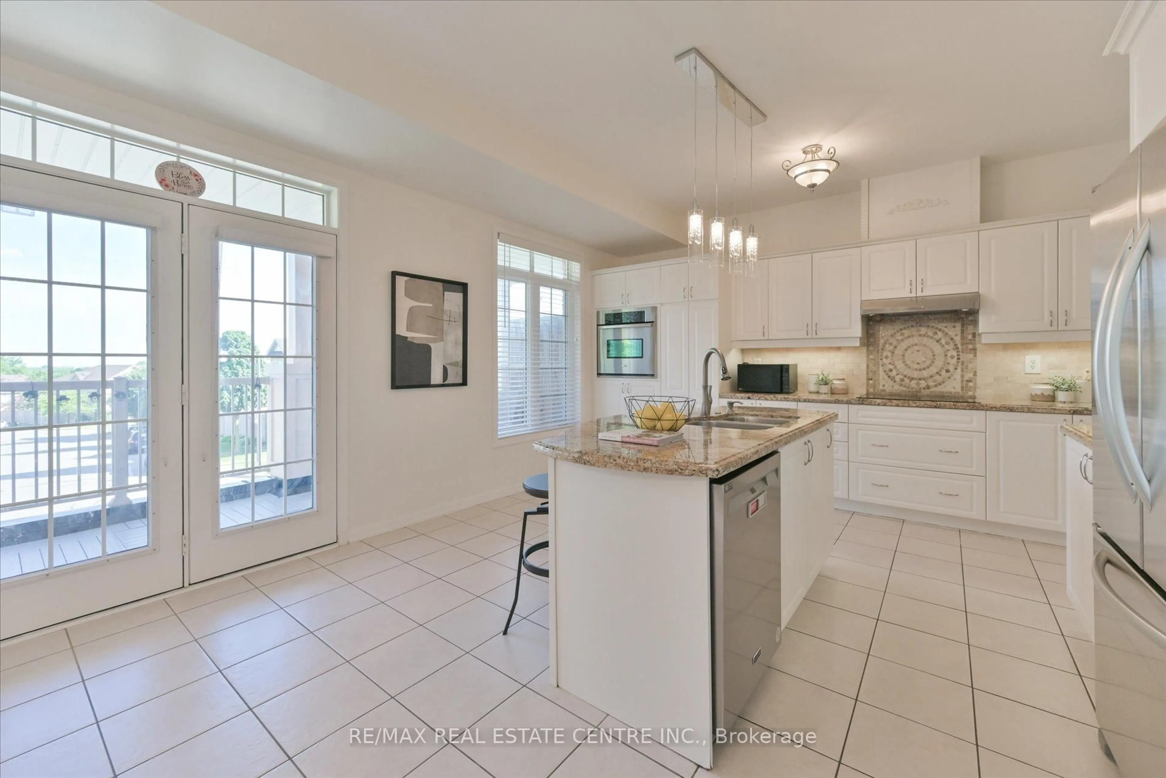 Open concept kitchen, ceramic/tile floor for 101 Barkdale Way, Whitby Ontario L1N 0G1