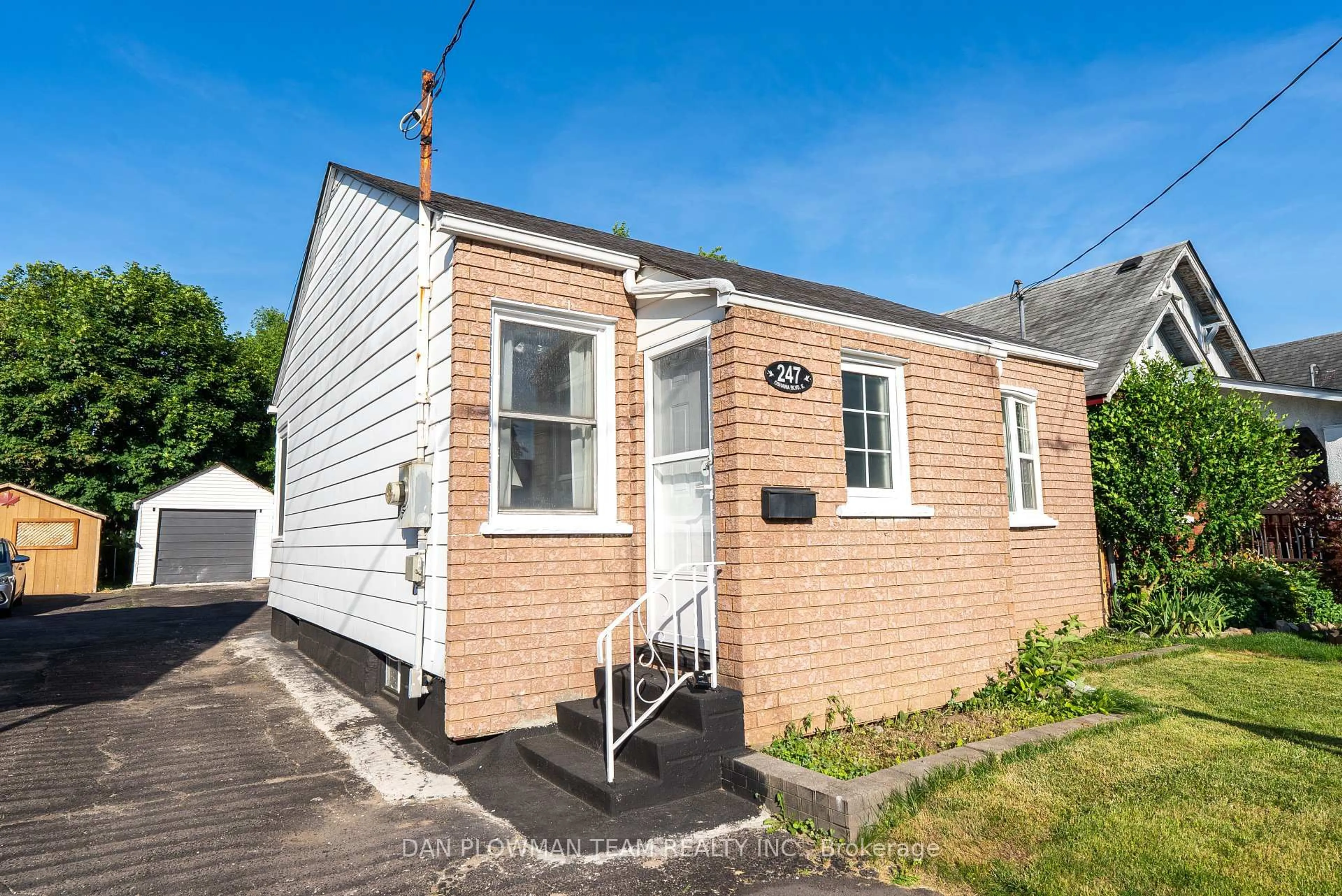 Unknown for 247 Oshawa Blvd, Oshawa Ontario L1H 5R6