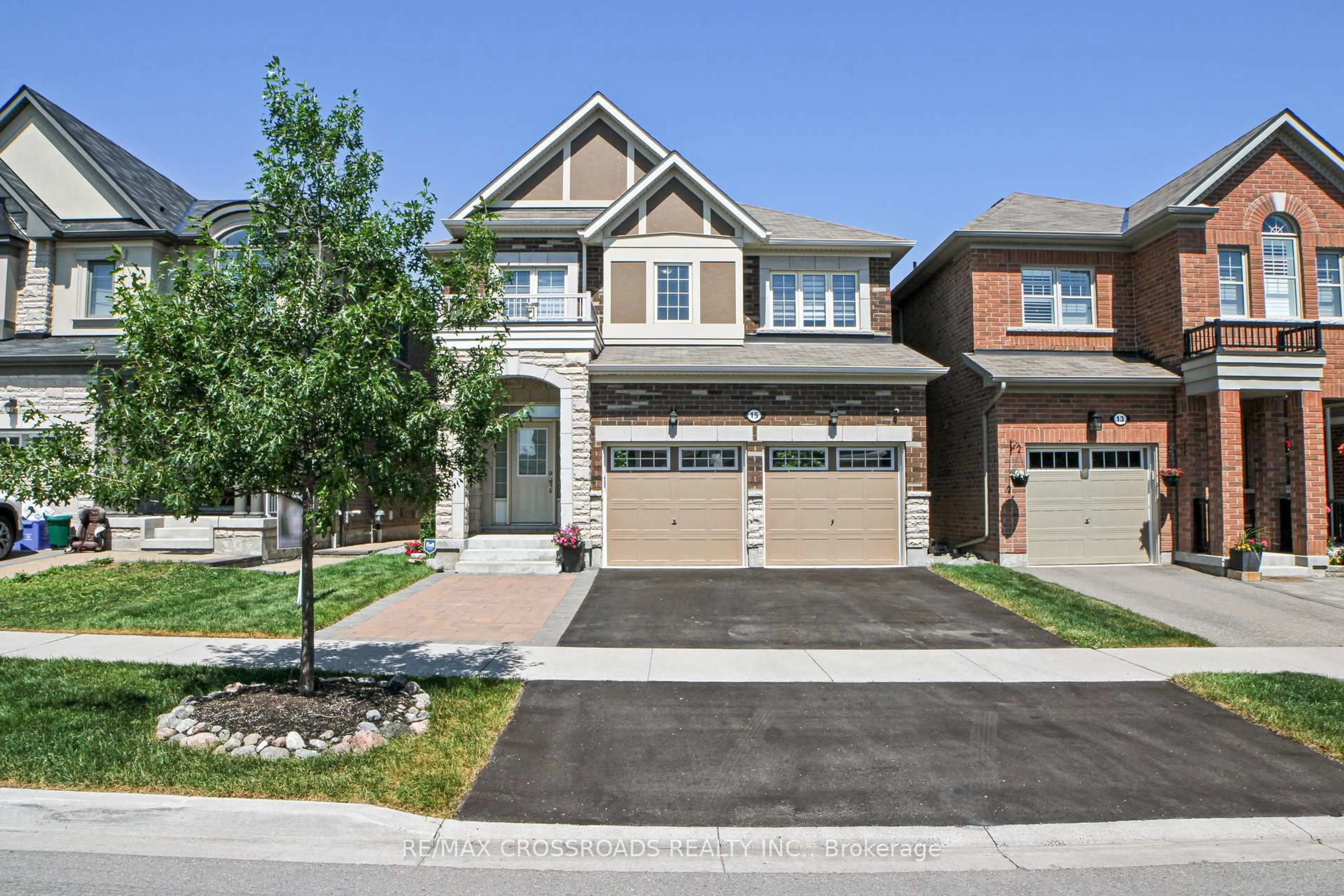 Home with brick exterior material, street for 15 Littlebeck Cres, Whitby Ontario L1P 0G3