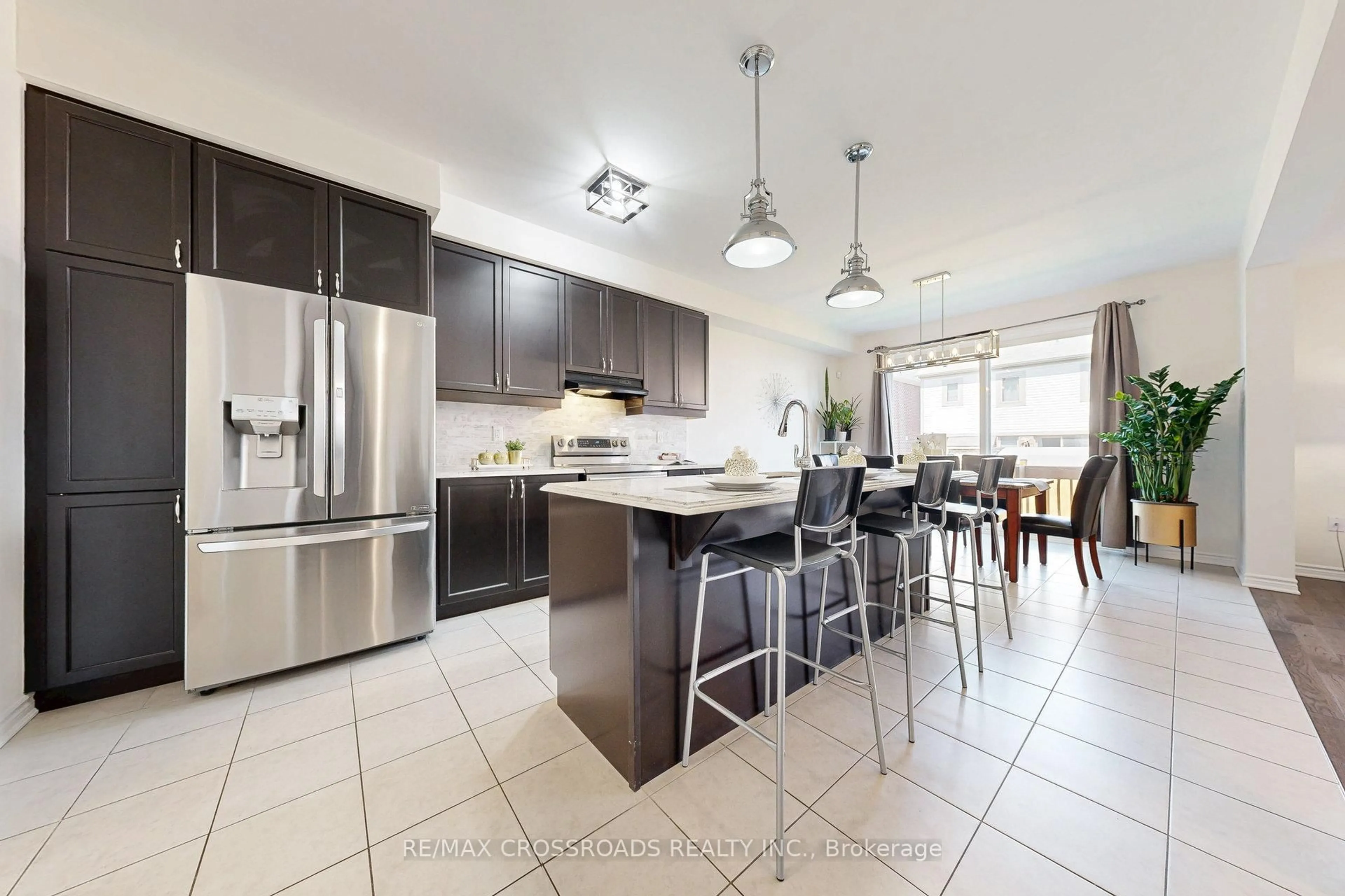Open concept kitchen, ceramic/tile floor for 15 Littlebeck Cres, Whitby Ontario L1P 0G3