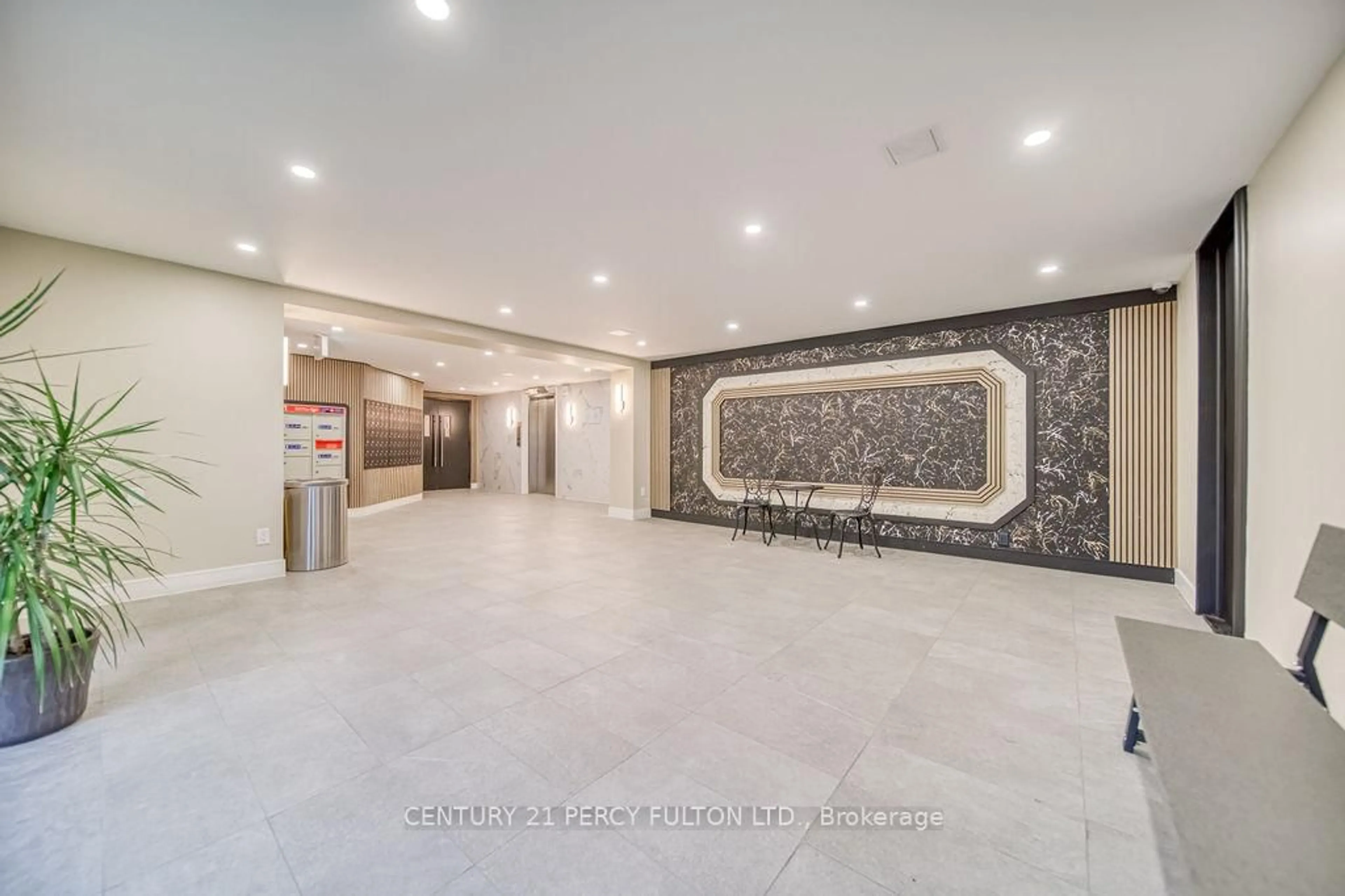 Lobby for 921 Midland Ave #101, Toronto Ontario M1K 4G2