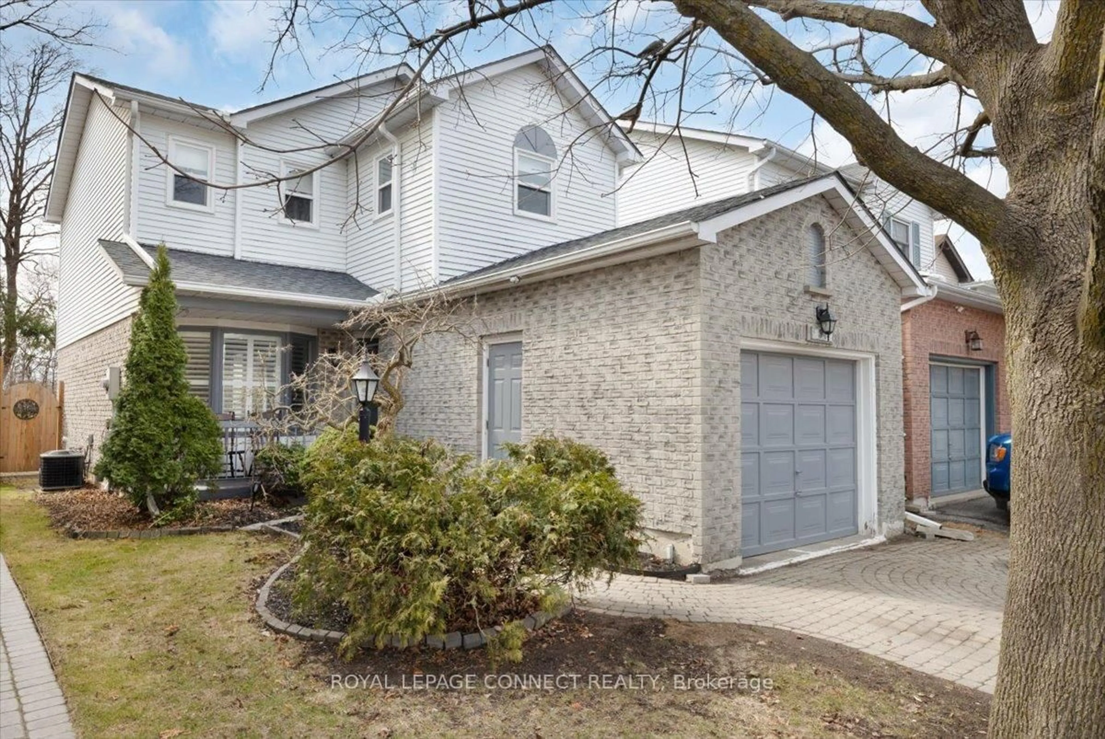 Home with brick exterior material, street for 54 Parklawn Dr, Clarington Ontario L1E 1Y8