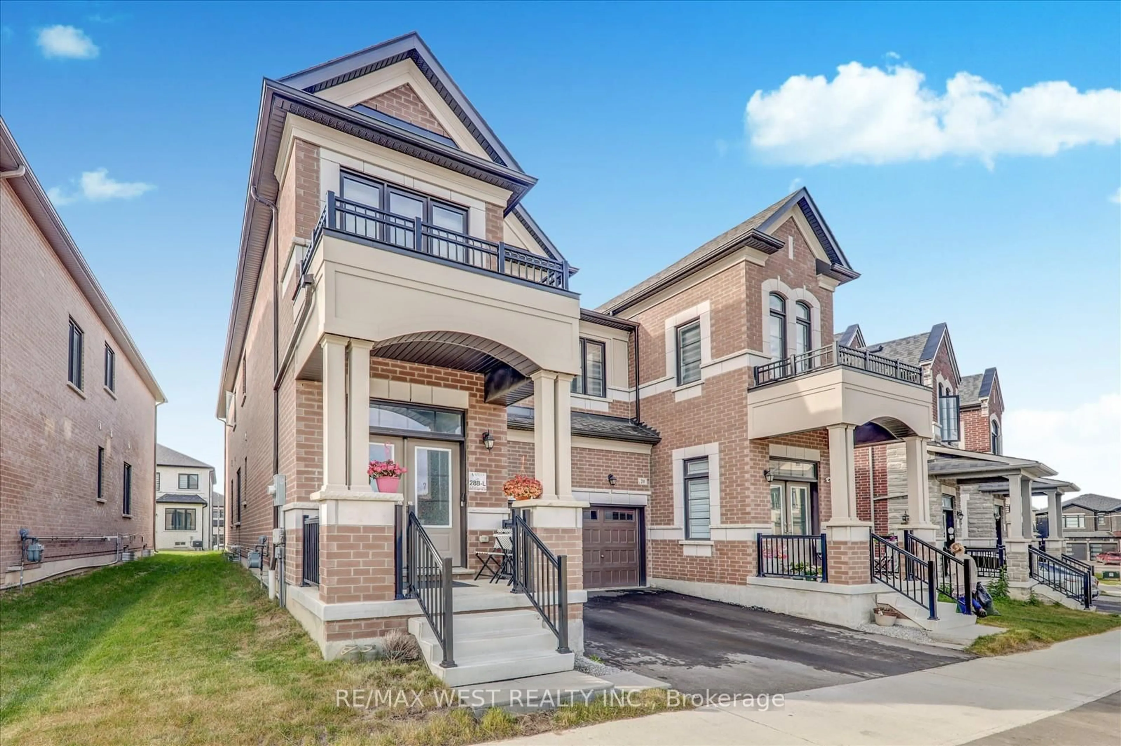 Home with brick exterior material, street for 18 Bromfield St, Whitby Ontario L1P 0P8