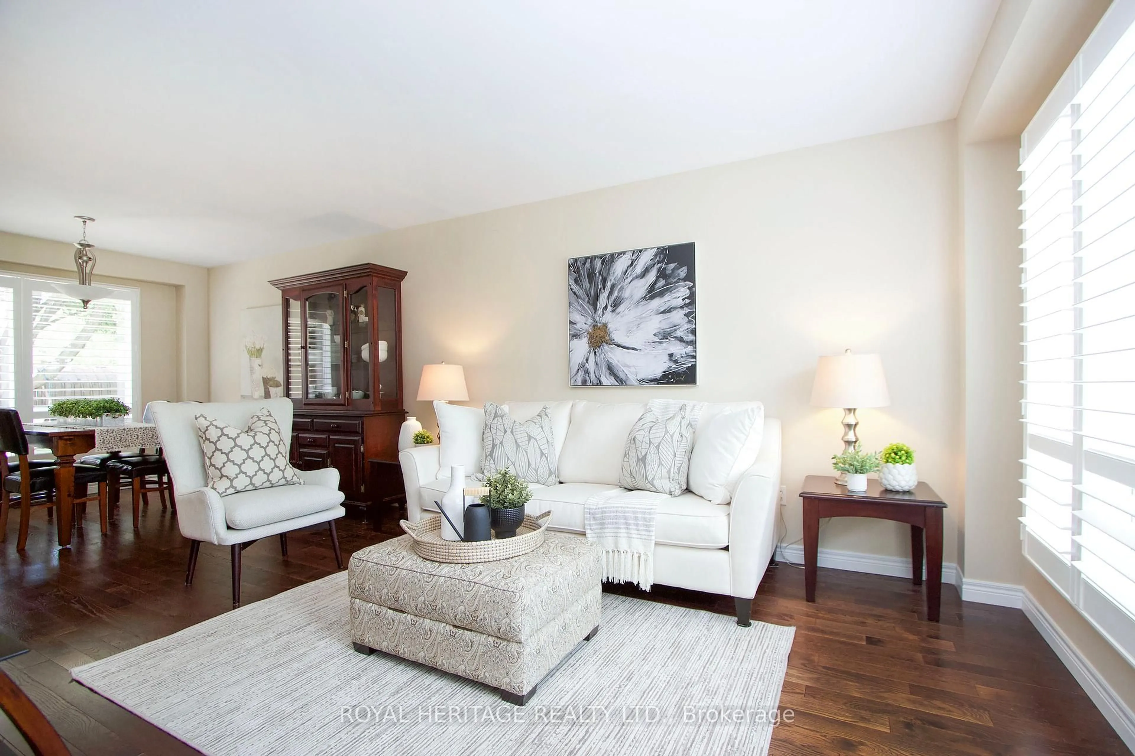 Living room with furniture, wood/laminate floor for 8 Arran Crt, Clarington Ontario L1E 2E5