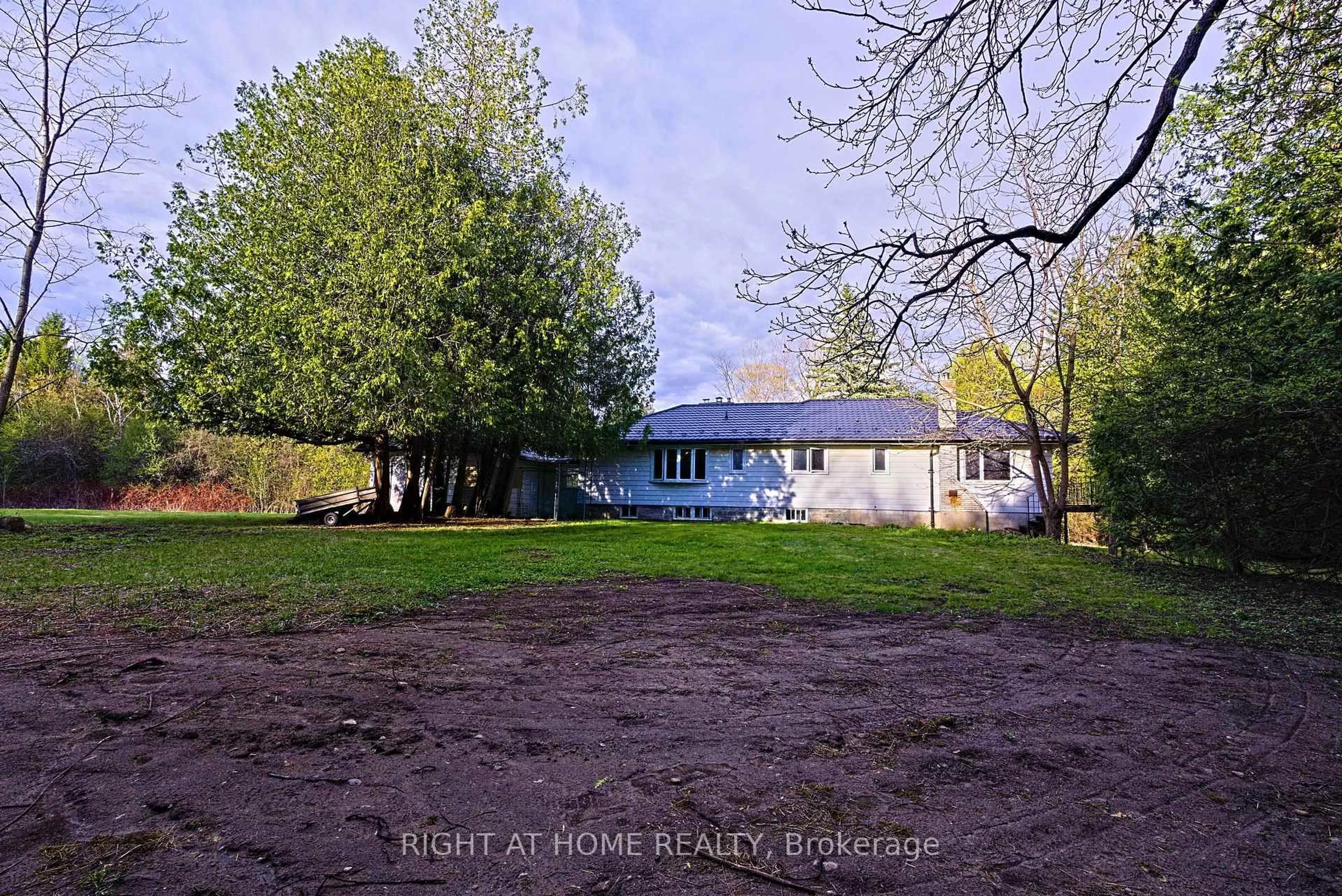 A pic from outside/outdoor area/front of a property/back of a property/a pic from drone, unknown for 192 Old Varcoe Rd, Clarington Ontario L1E 2K4