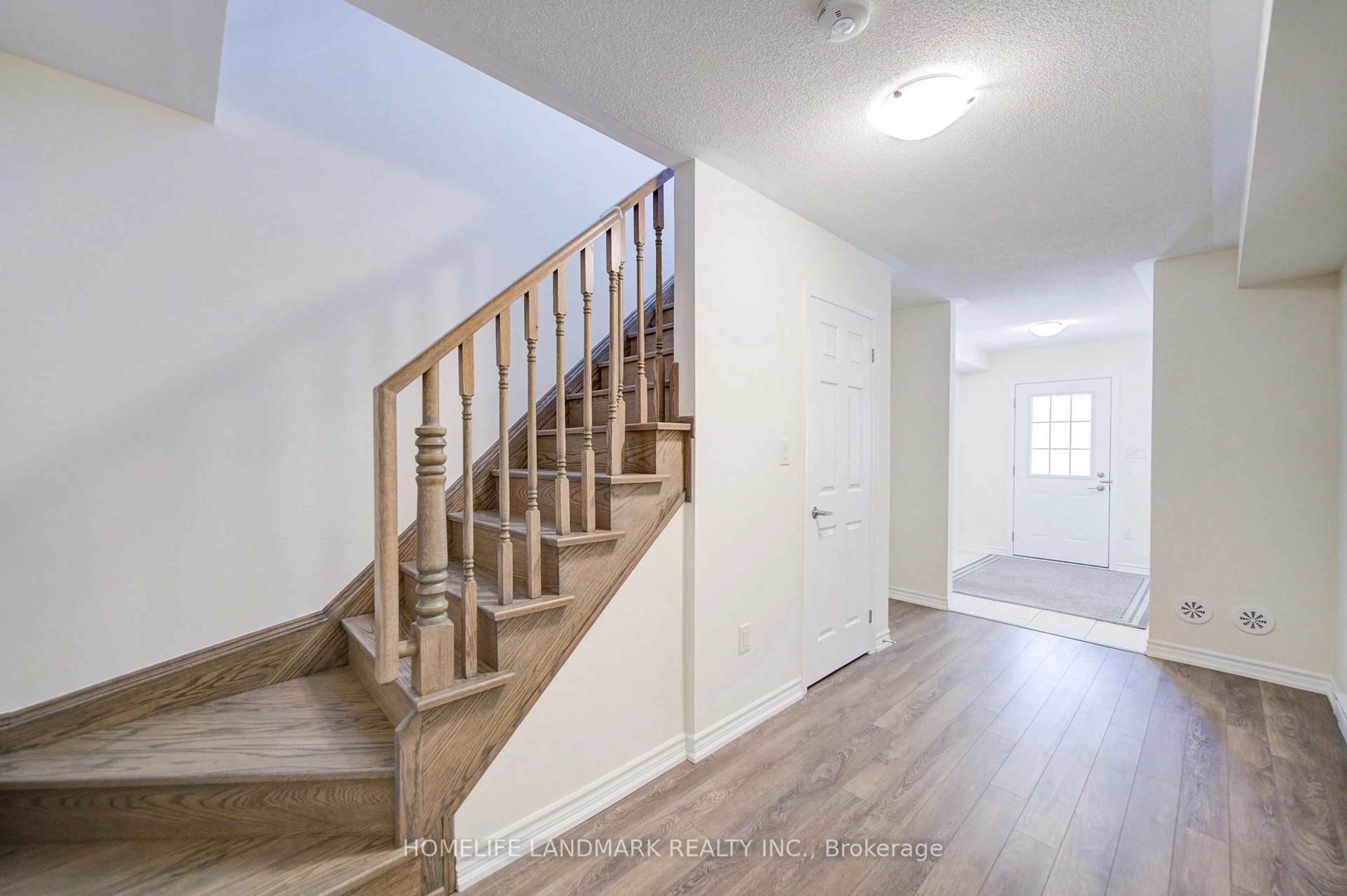 Stairs for 14 Goldeye St, Whitby Ontario L1P 0E5