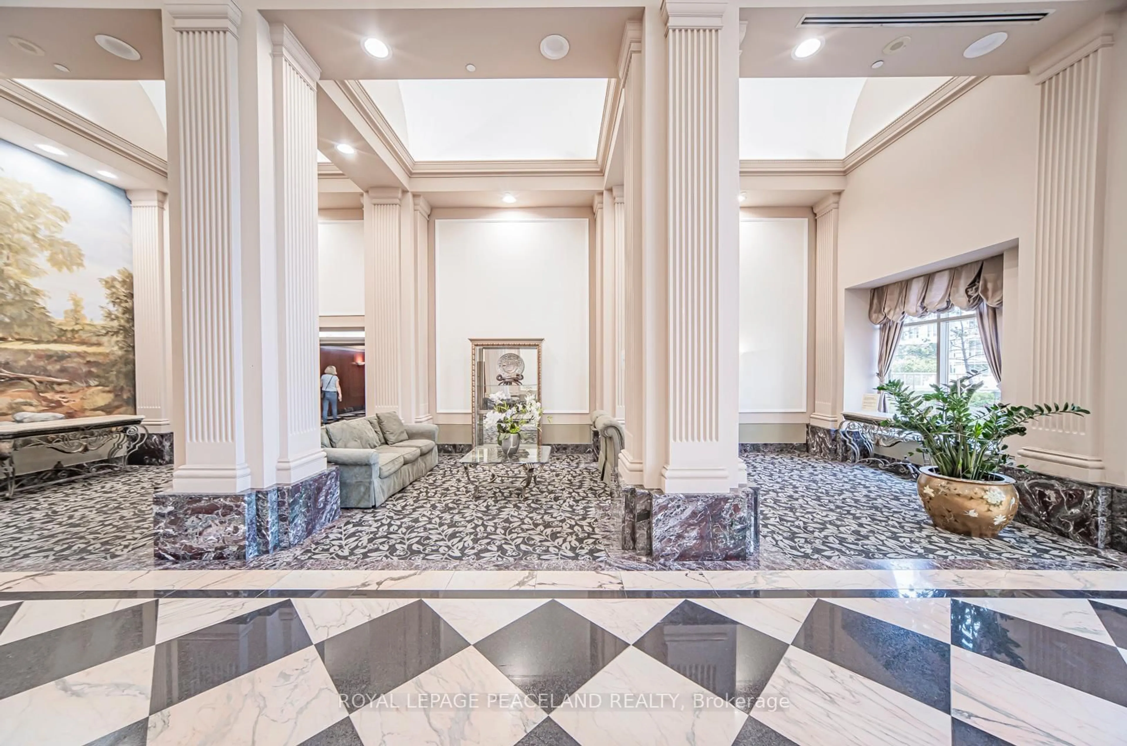 Lobby for 1 Lee Centre Dr #1905, Toronto Ontario M1H 3J2