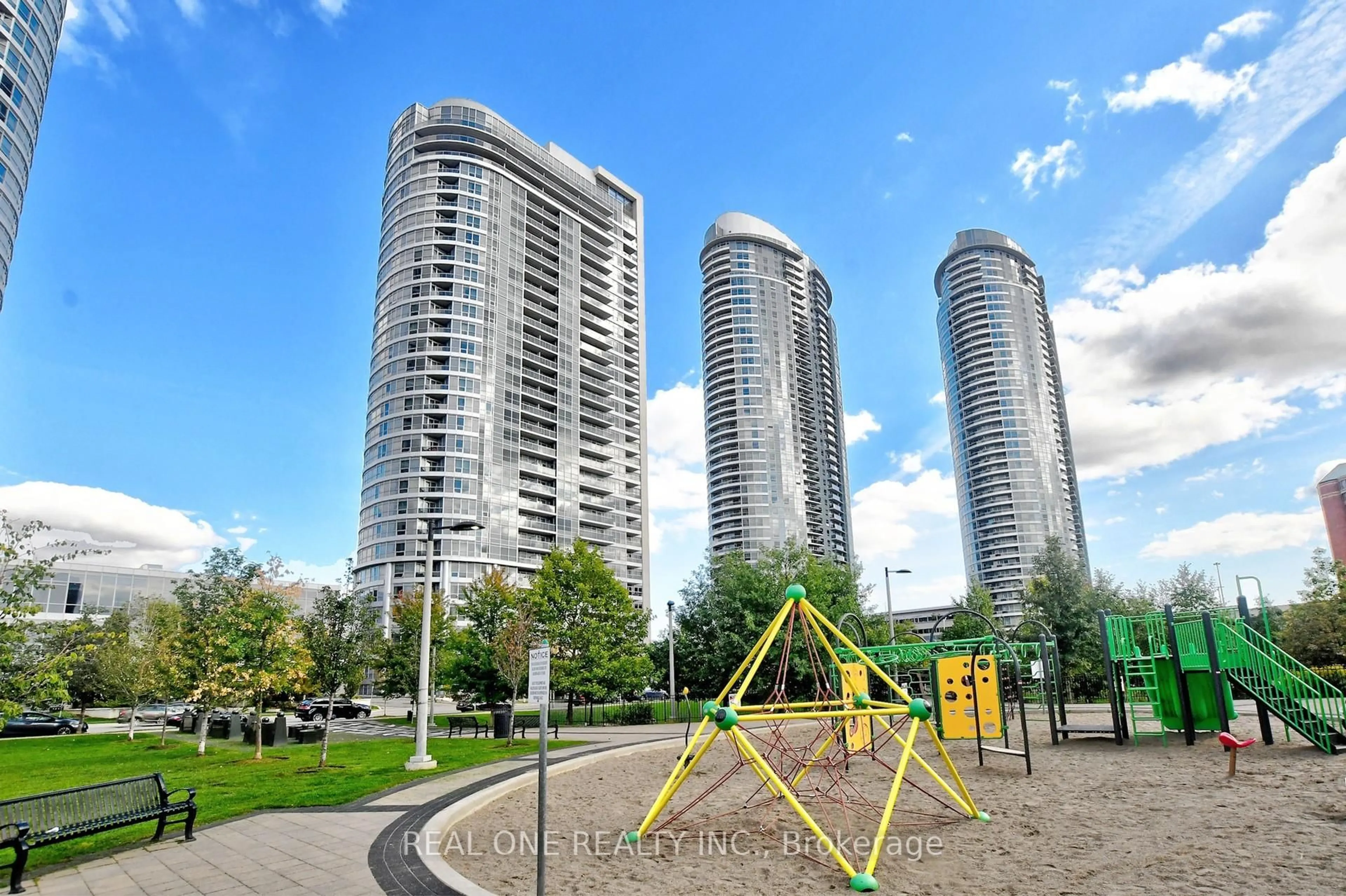 Patio, unknown for 151 Village Green Sq #1008, Toronto Ontario M1S 0K5