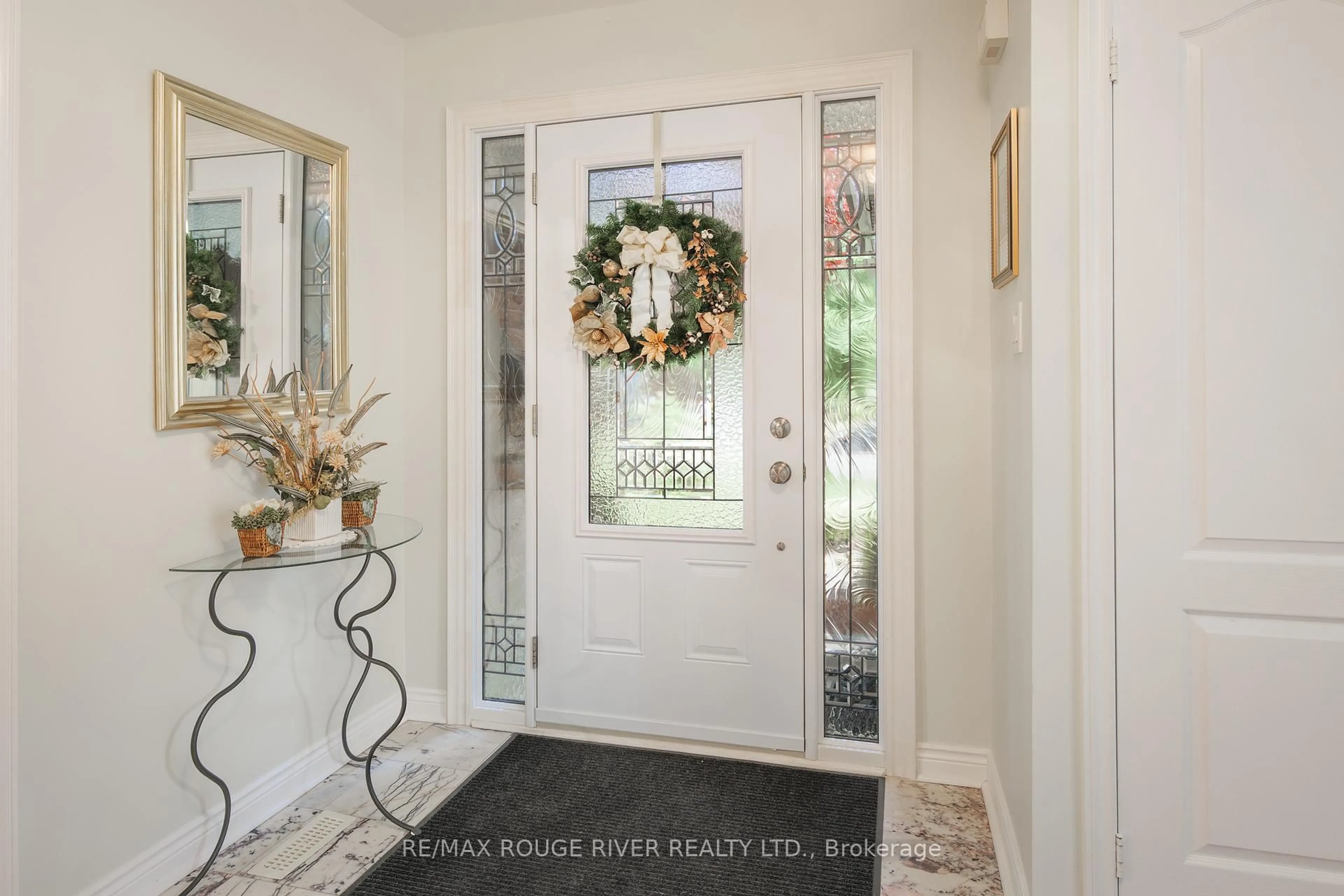 Indoor entryway for 1830 Post Dr, Pickering Ontario L1V 4S7