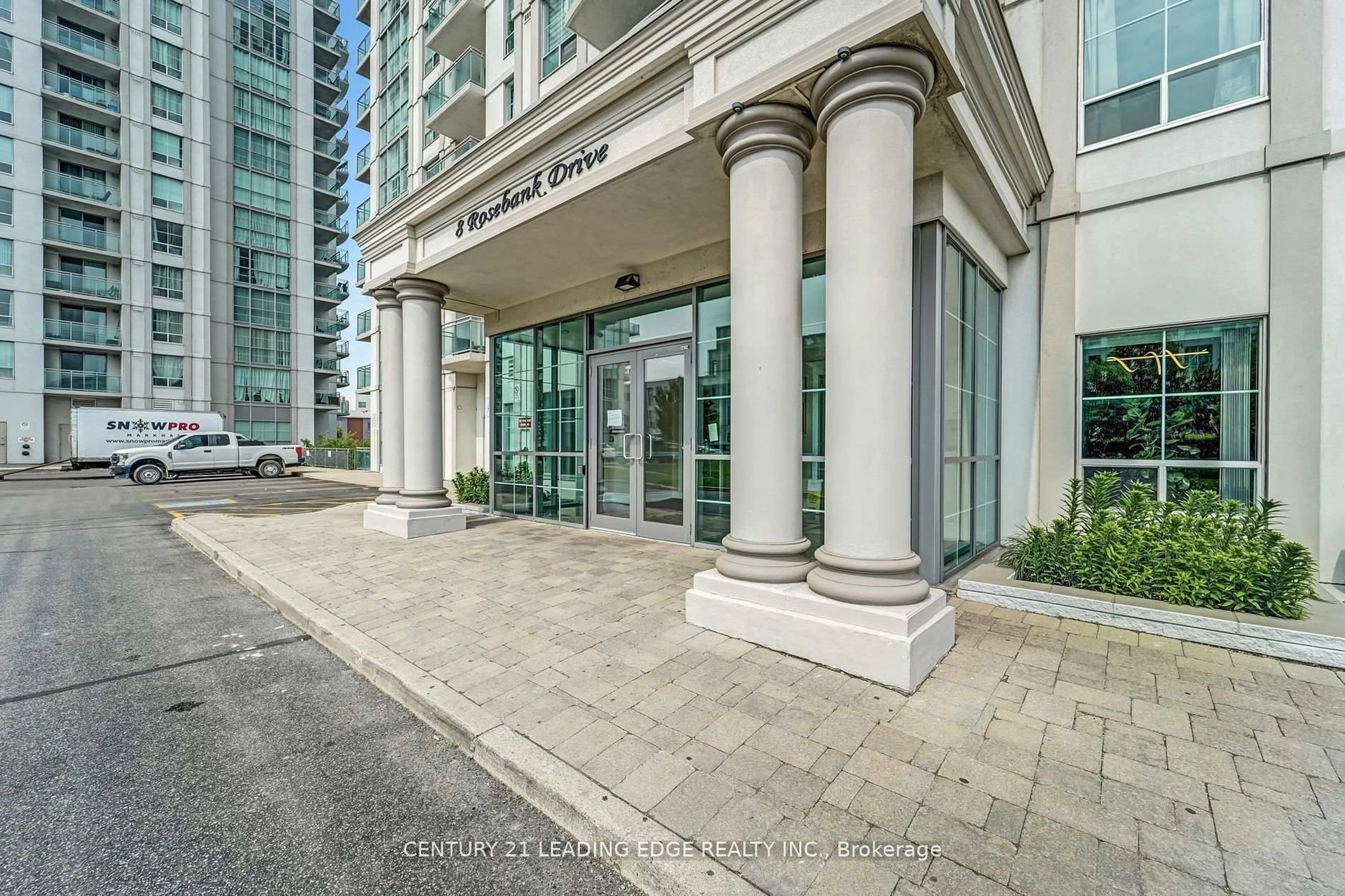 Indoor foyer for 8 Rosebank Dr #9C, Toronto Ontario M1B 5Z3