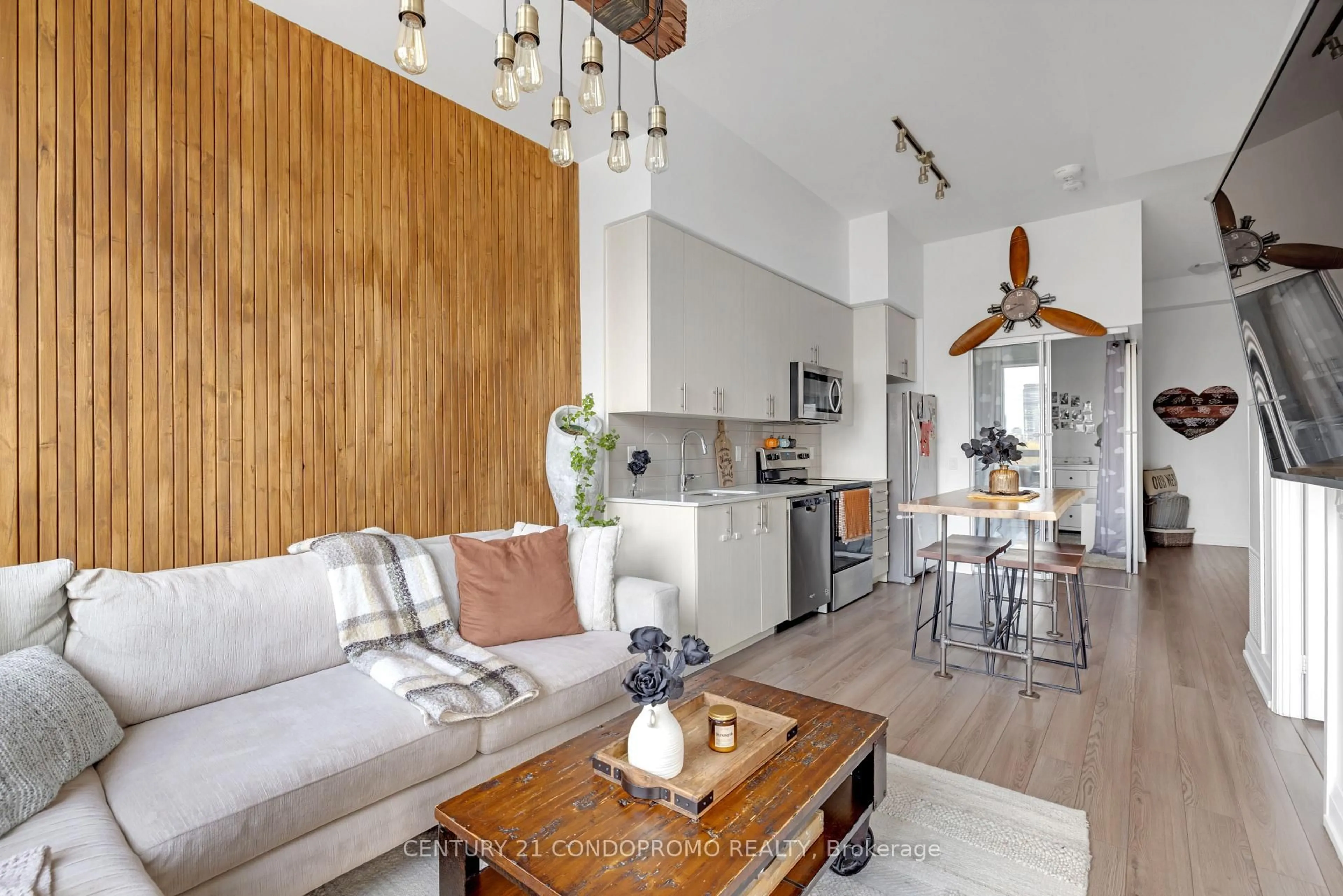 Open concept kitchen, wood/laminate floor for 3121 Sheppard Ave #207, Toronto Ontario M1T 0B6