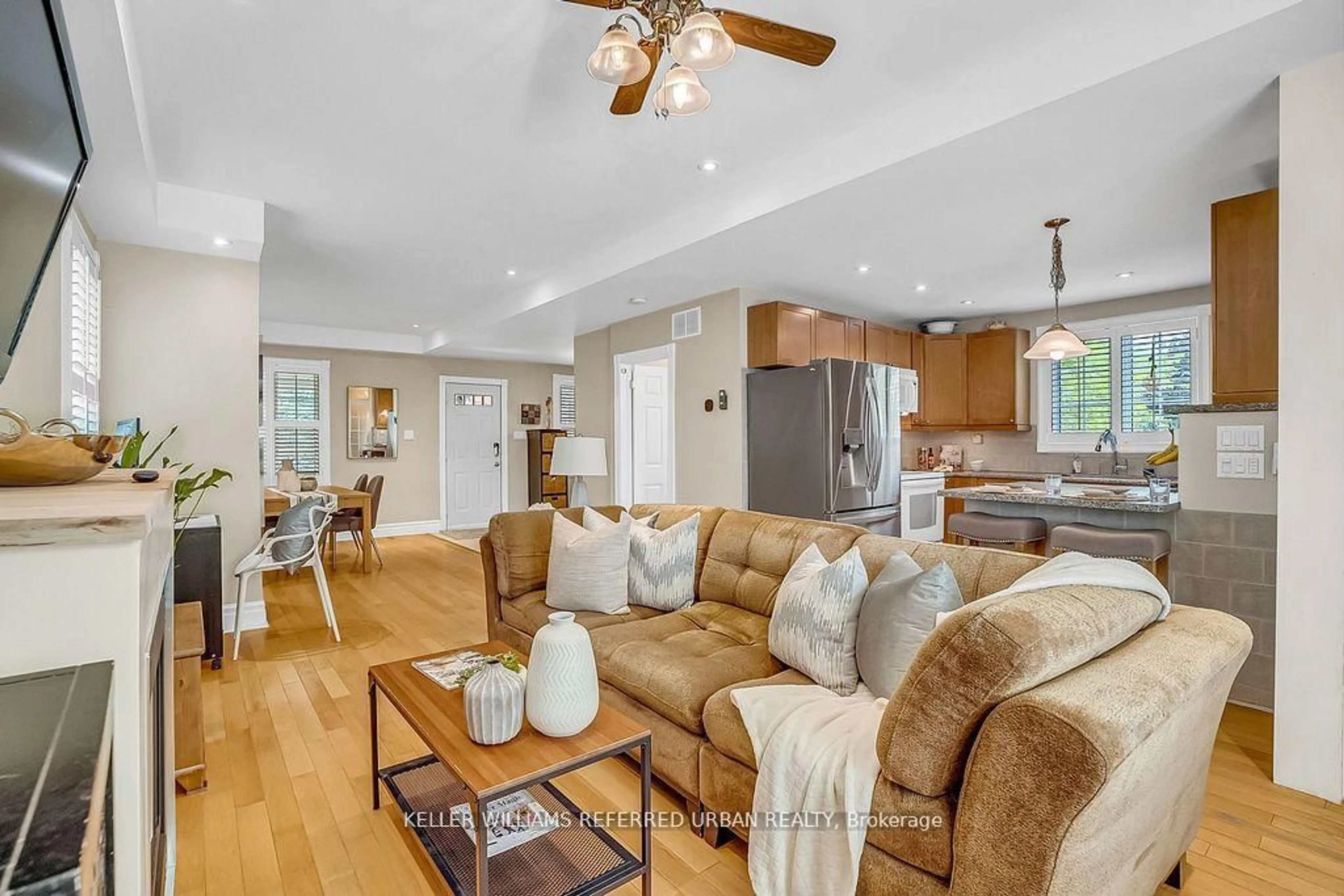 Open concept kitchen, unknown for 5 Donora Dr, Toronto Ontario M4B 1B3