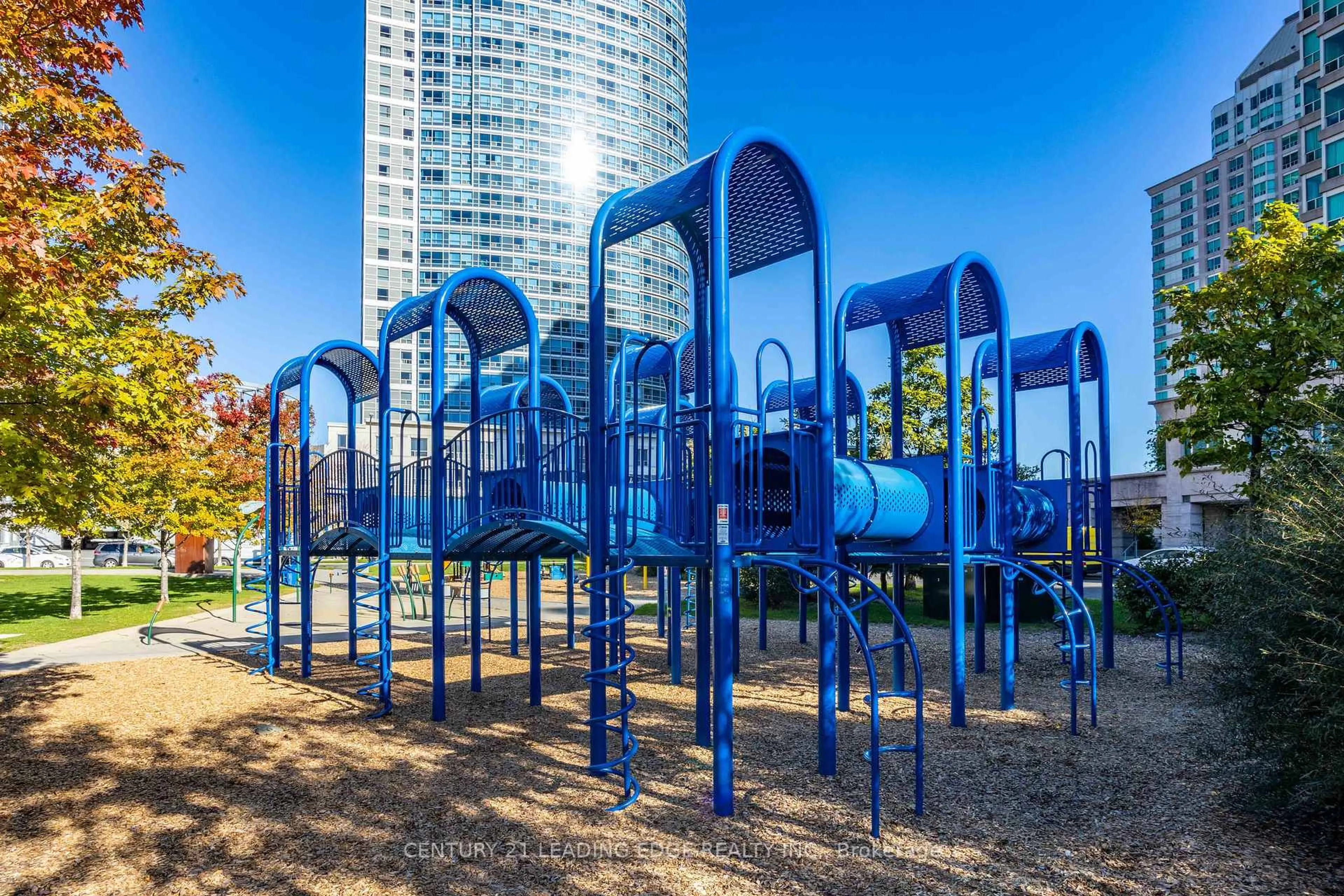 Patio, building for 38 Lee Centre Dr #2112, Toronto Ontario M1H 3J7