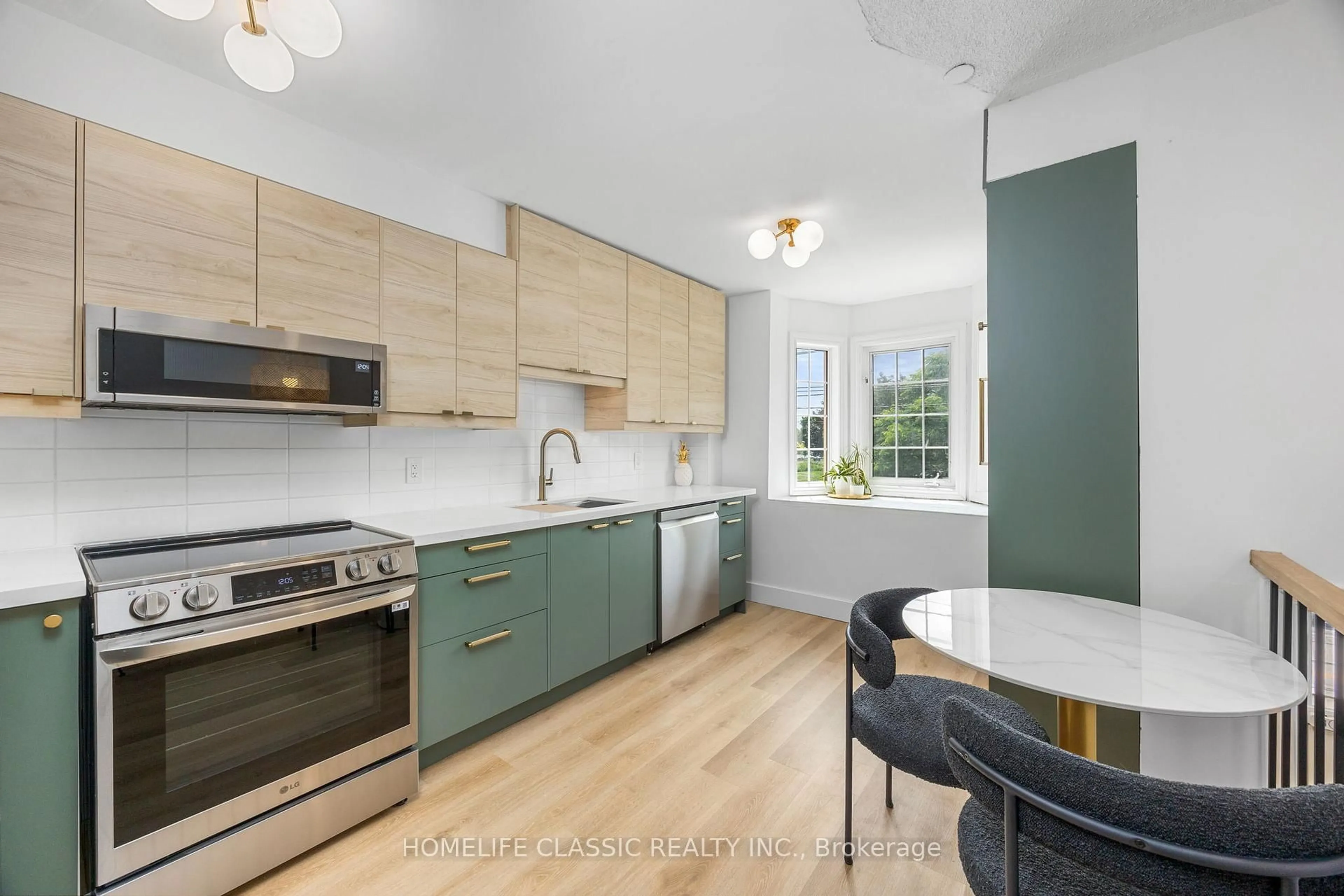 Open concept kitchen, unknown for 1508 Queen St, Toronto Ontario M4L 1E3