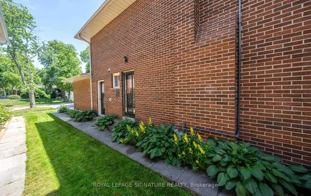Primary image of 28 Allangrove Cres