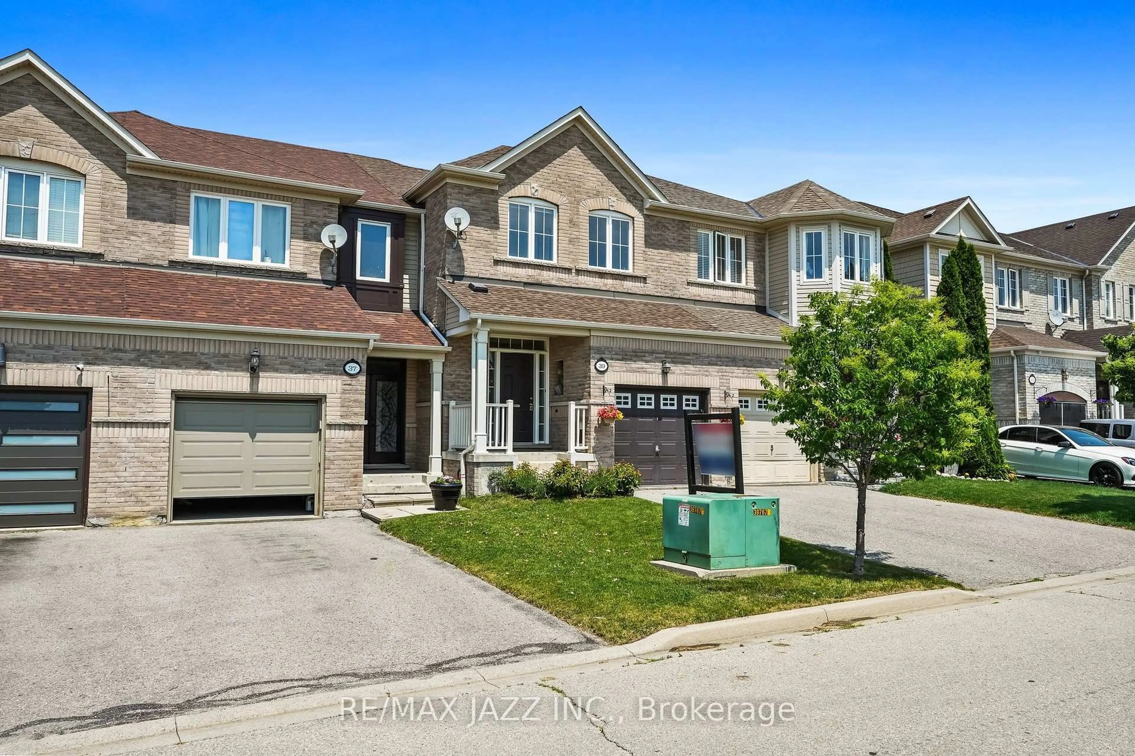Home with brick exterior material, street for 39 Silverwood Circ, Ajax Ontario L1Z 0A3