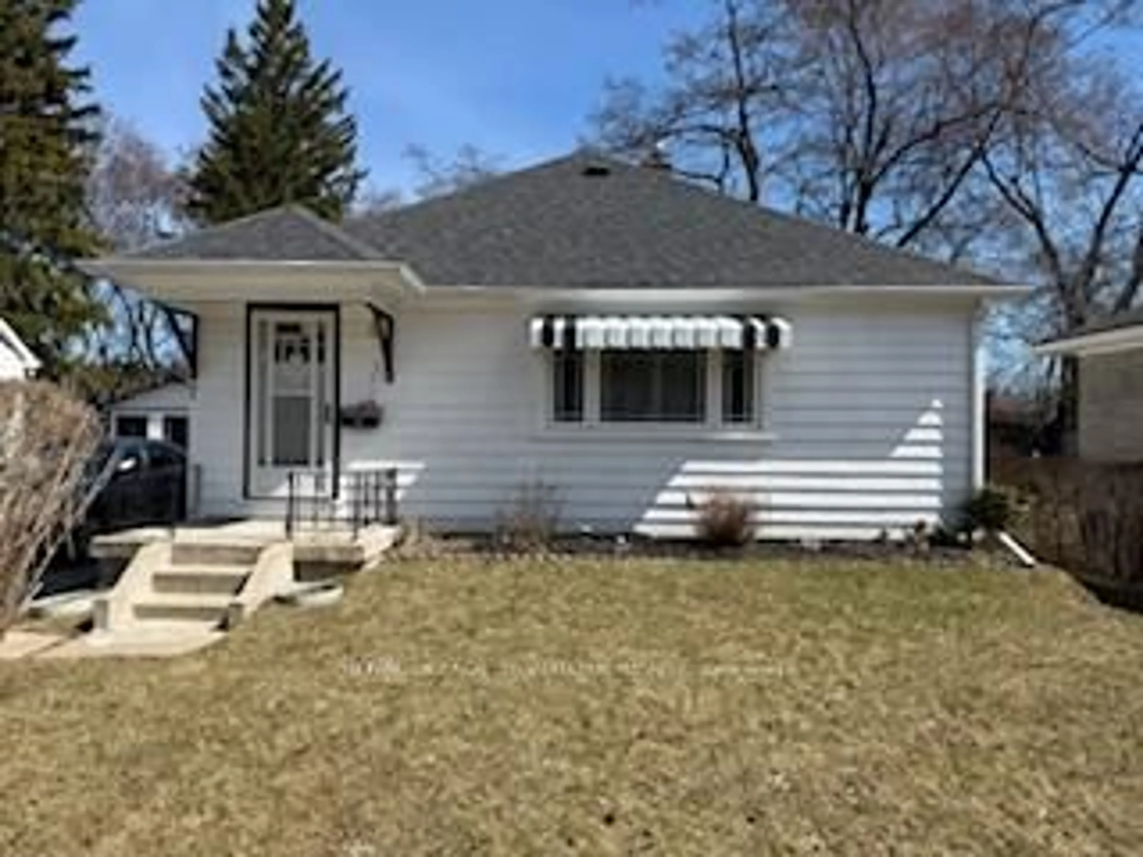 Home with vinyl exterior material, street for 7 Brumwell St, Toronto Ontario M1C 2K7