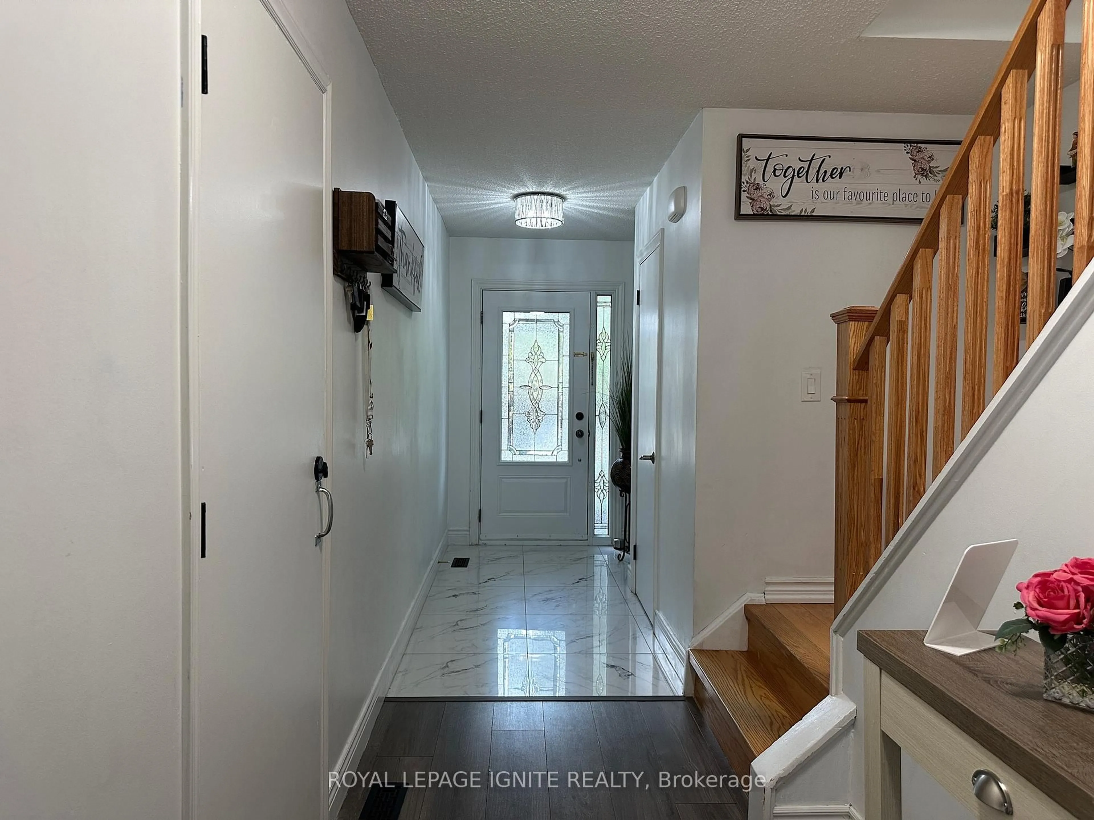 Indoor entryway for 28 Rainbow Ridge Ave, Toronto Ontario M1B 2H8