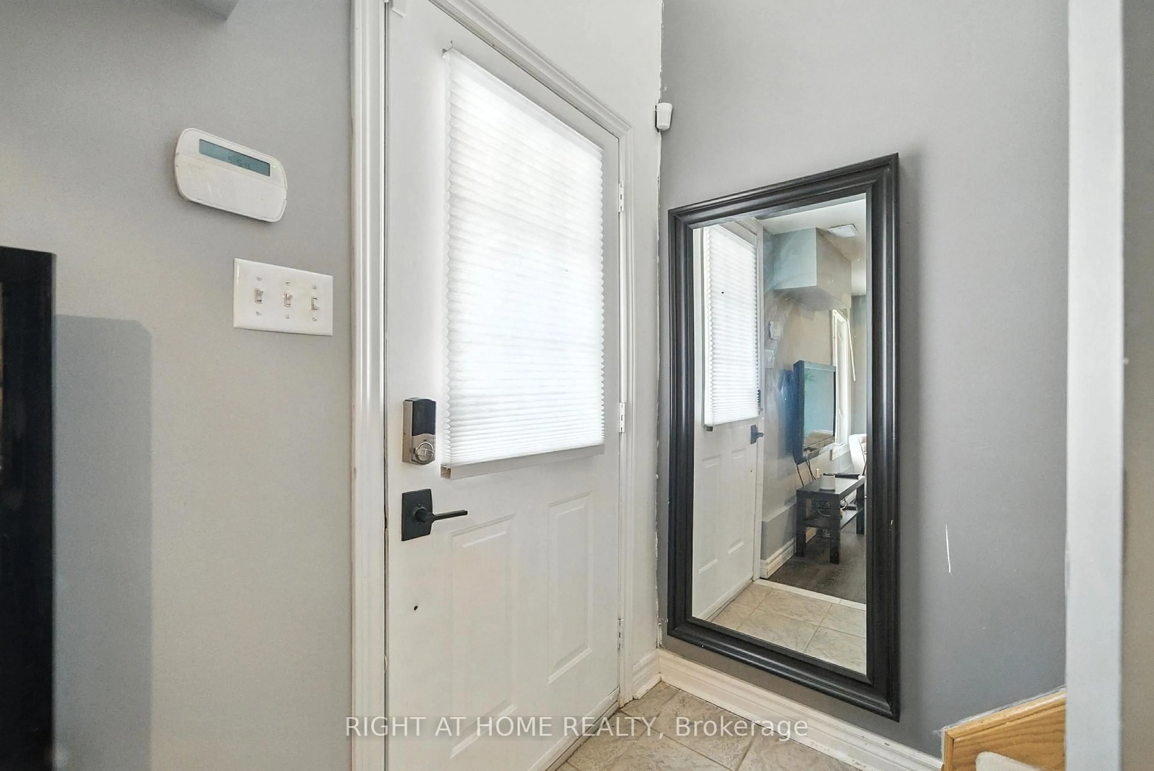 Indoor entryway for 3 Pottle Lane, Ajax Ontario L1S 7S4