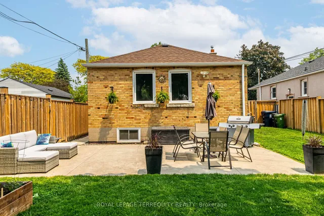 Additional property image - 33 Mendip Cres
