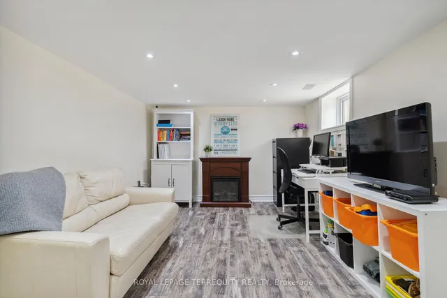 Additional property image - 33 Mendip Cres