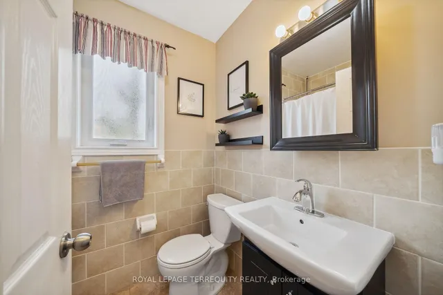 Additional property image - 33 Mendip Cres