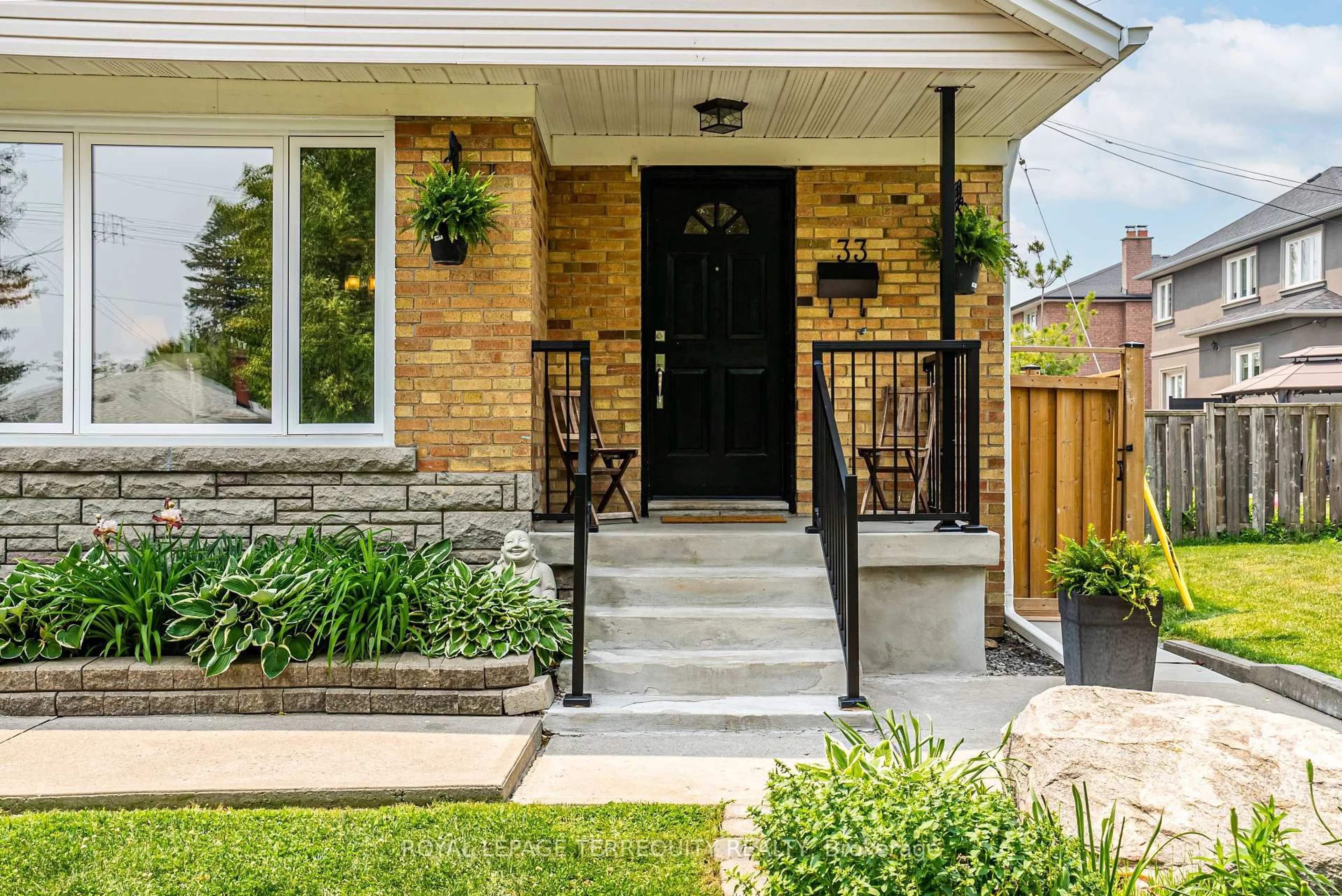 Home with brick exterior material, street for 33 Mendip Cres, Toronto Ontario M1P 1Y3