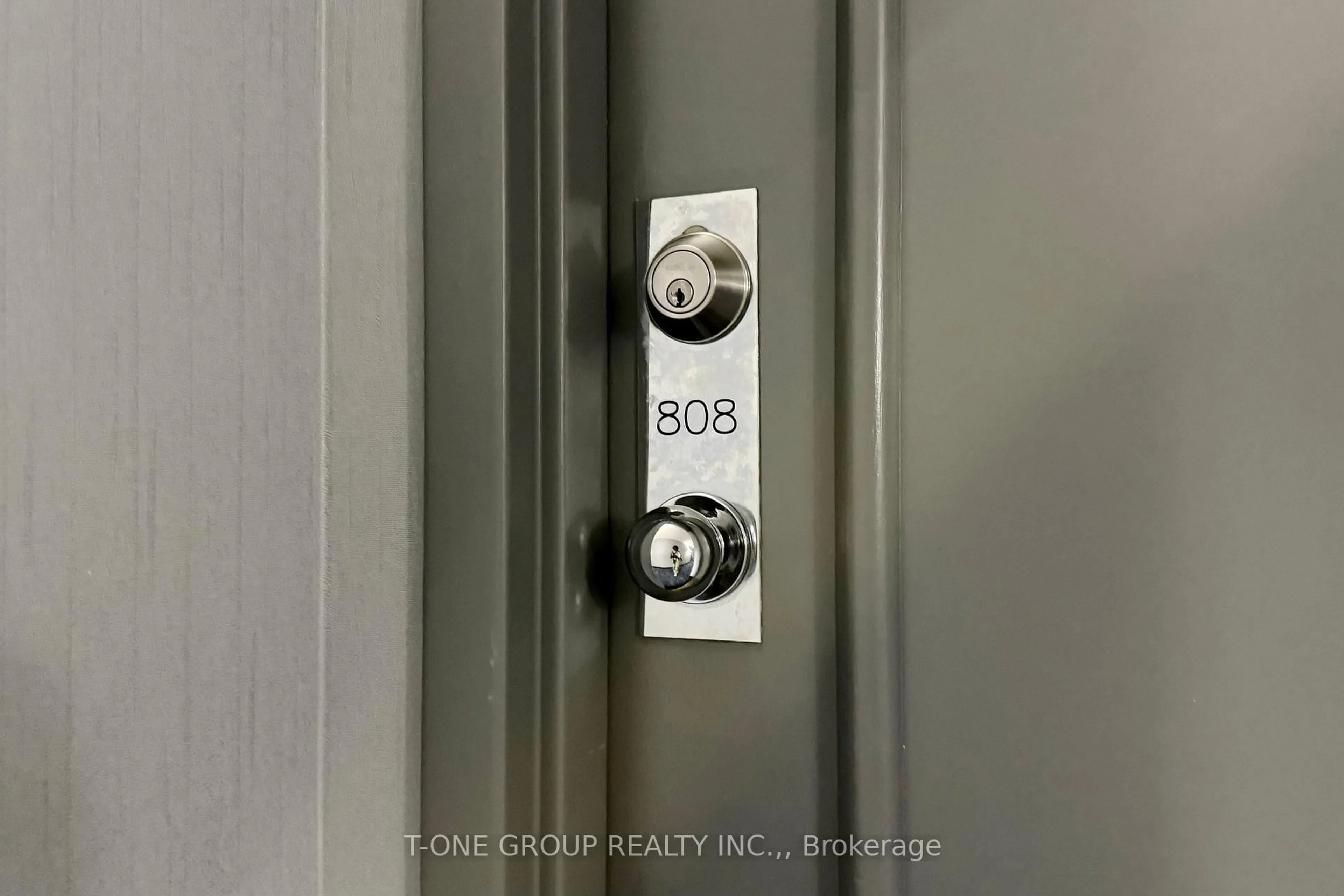 Unknown for 2550 Lawrence Ave #808, Toronto Ontario M1P 2E7