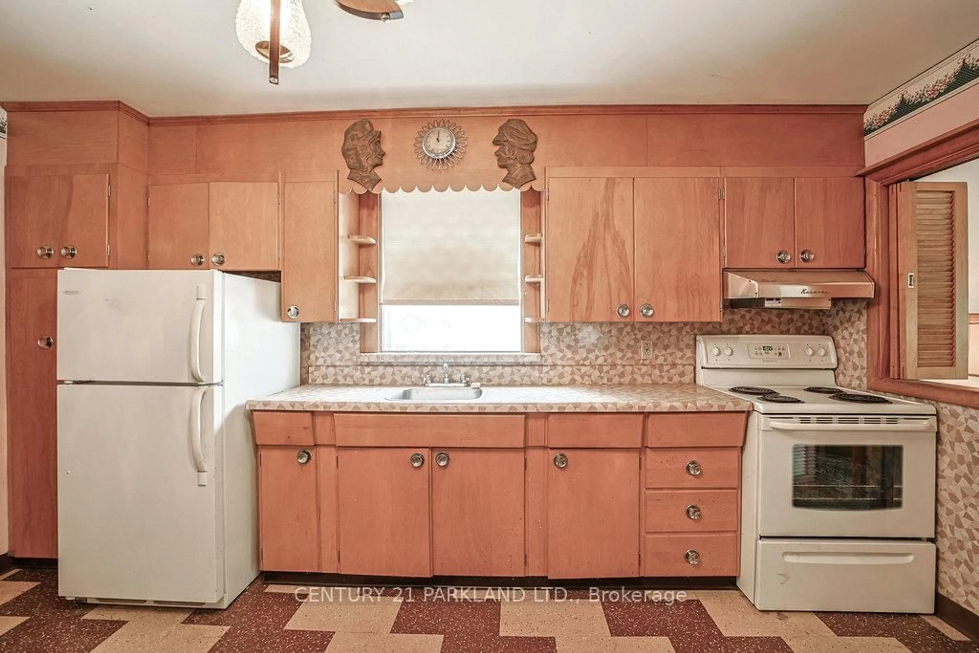 Standard kitchen, ceramic/tile floor for 1107 Greenwood Ave, Toronto Ontario M4J 4E5