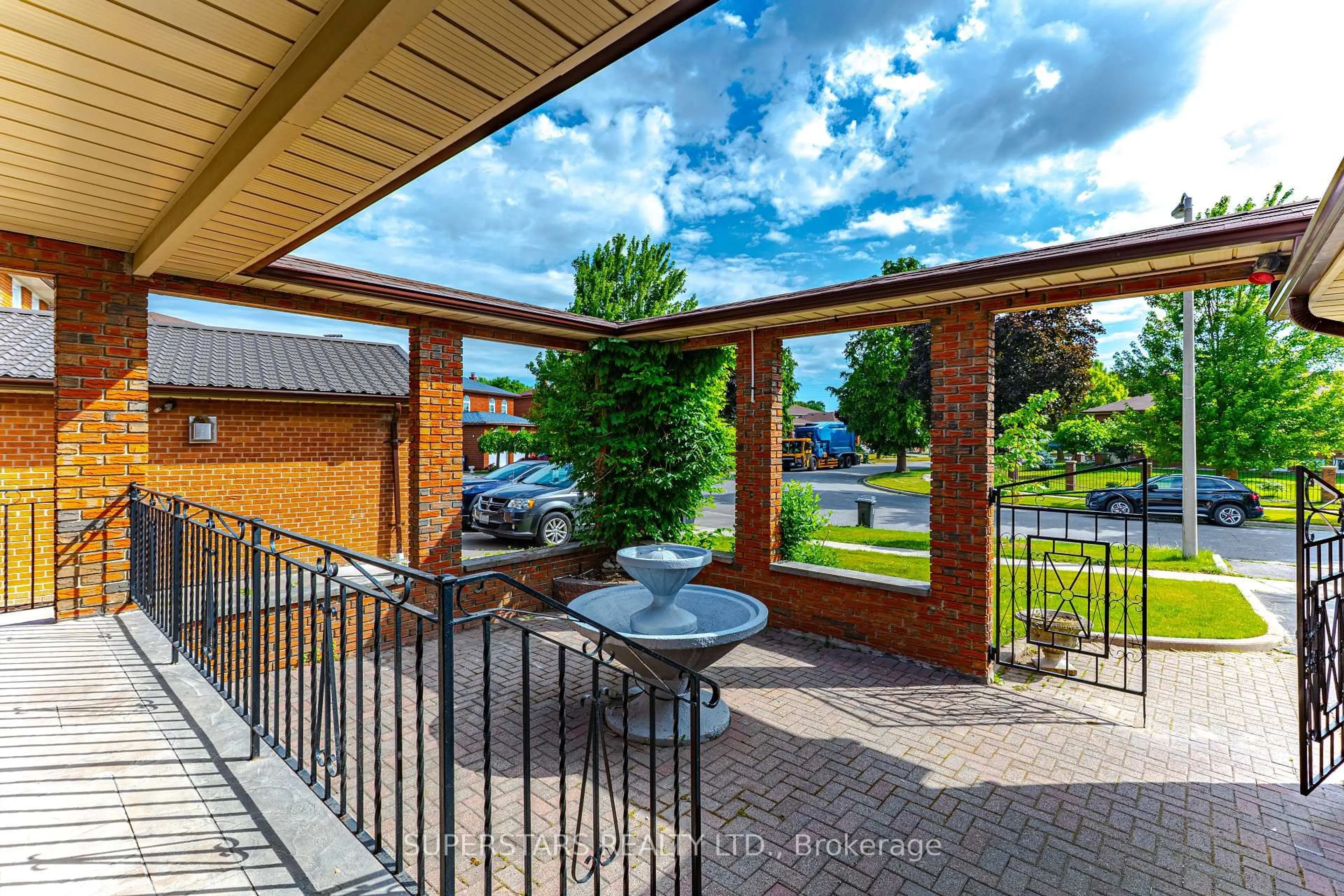 Patio, unknown for 63 Lambeth Sq, Toronto Ontario M1W 3B3