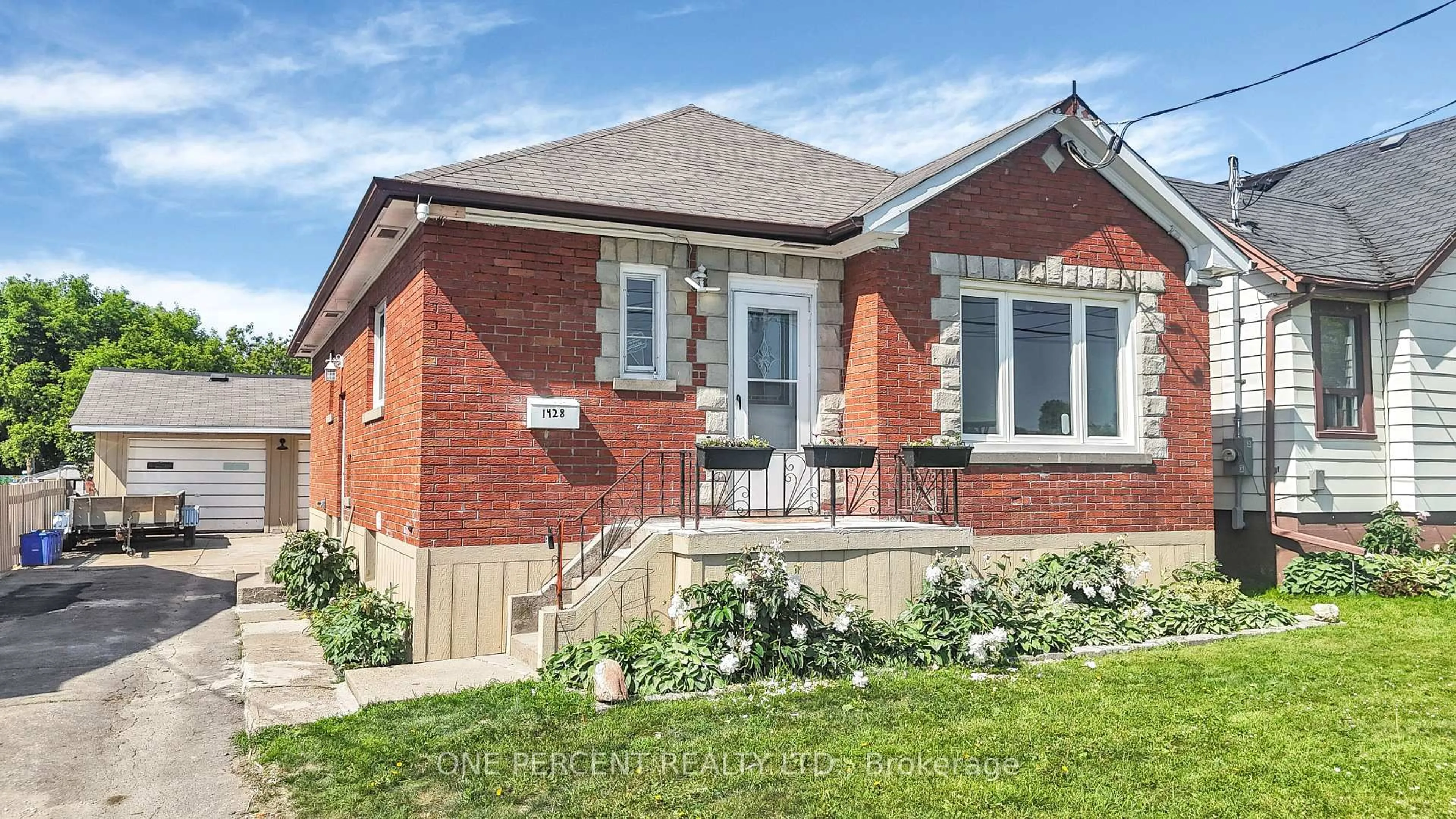 Home with brick exterior material, street for 1428 Simcoe St, Oshawa Ontario L1H 4M4