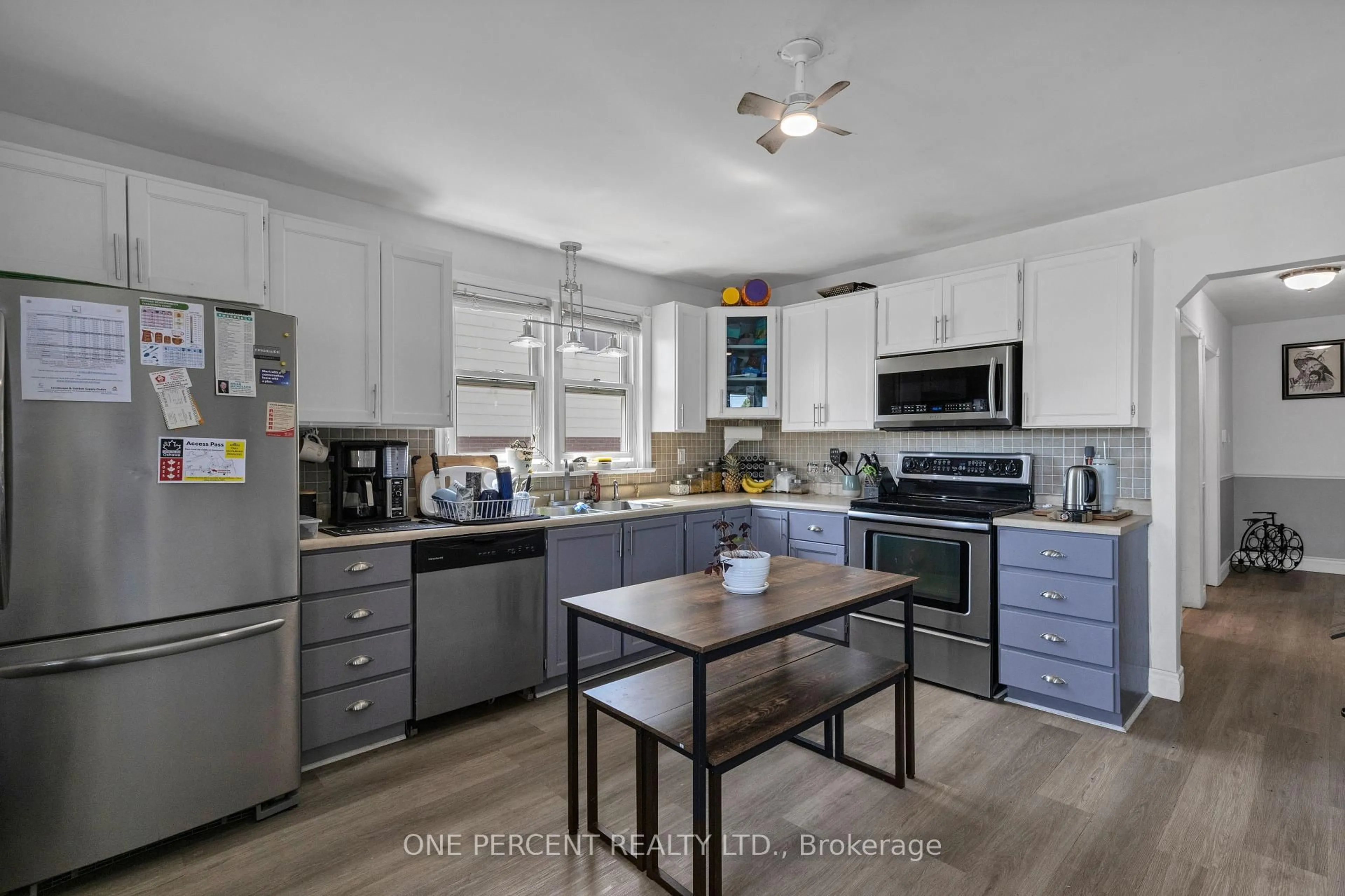 Open concept kitchen, unknown for 1428 Simcoe St, Oshawa Ontario L1H 4M4