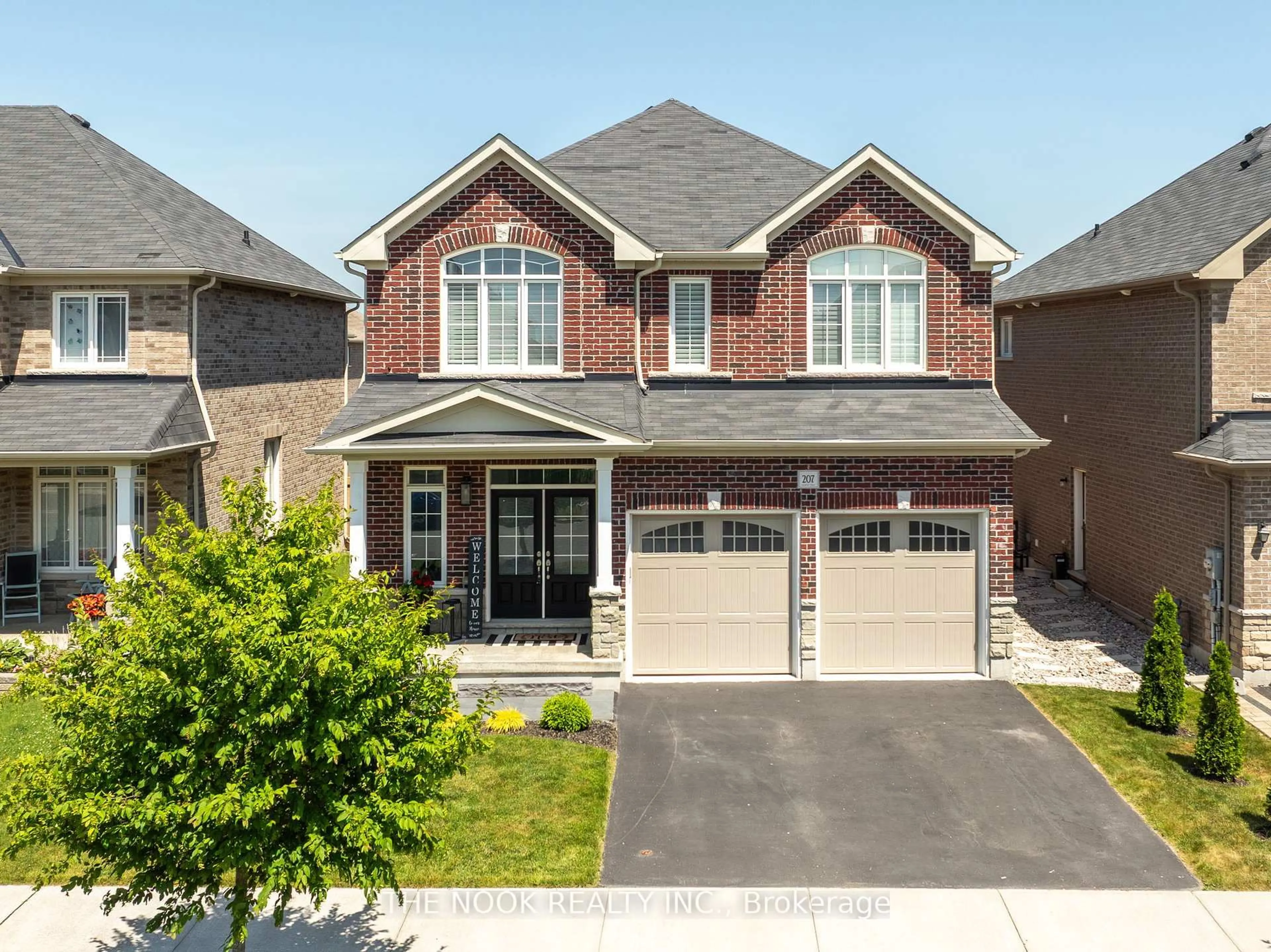 Home with brick exterior material, street for 207 Crombie St, Clarington Ontario L1C 0T8