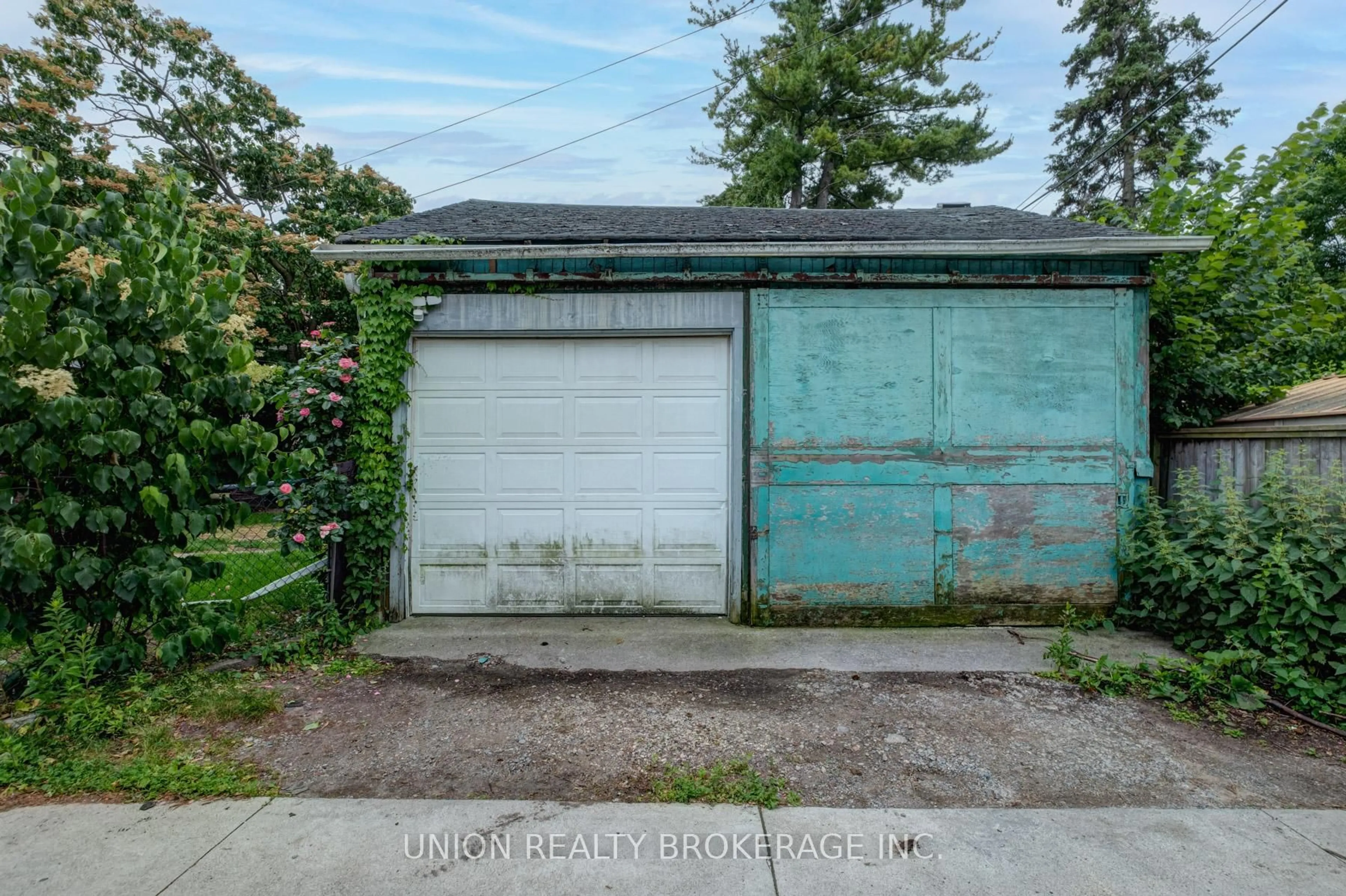 Shed for 2 Kimberley Ave, Toronto Ontario M4E 2Z2